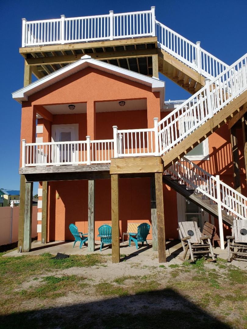 Orange Seahorse House KD682
