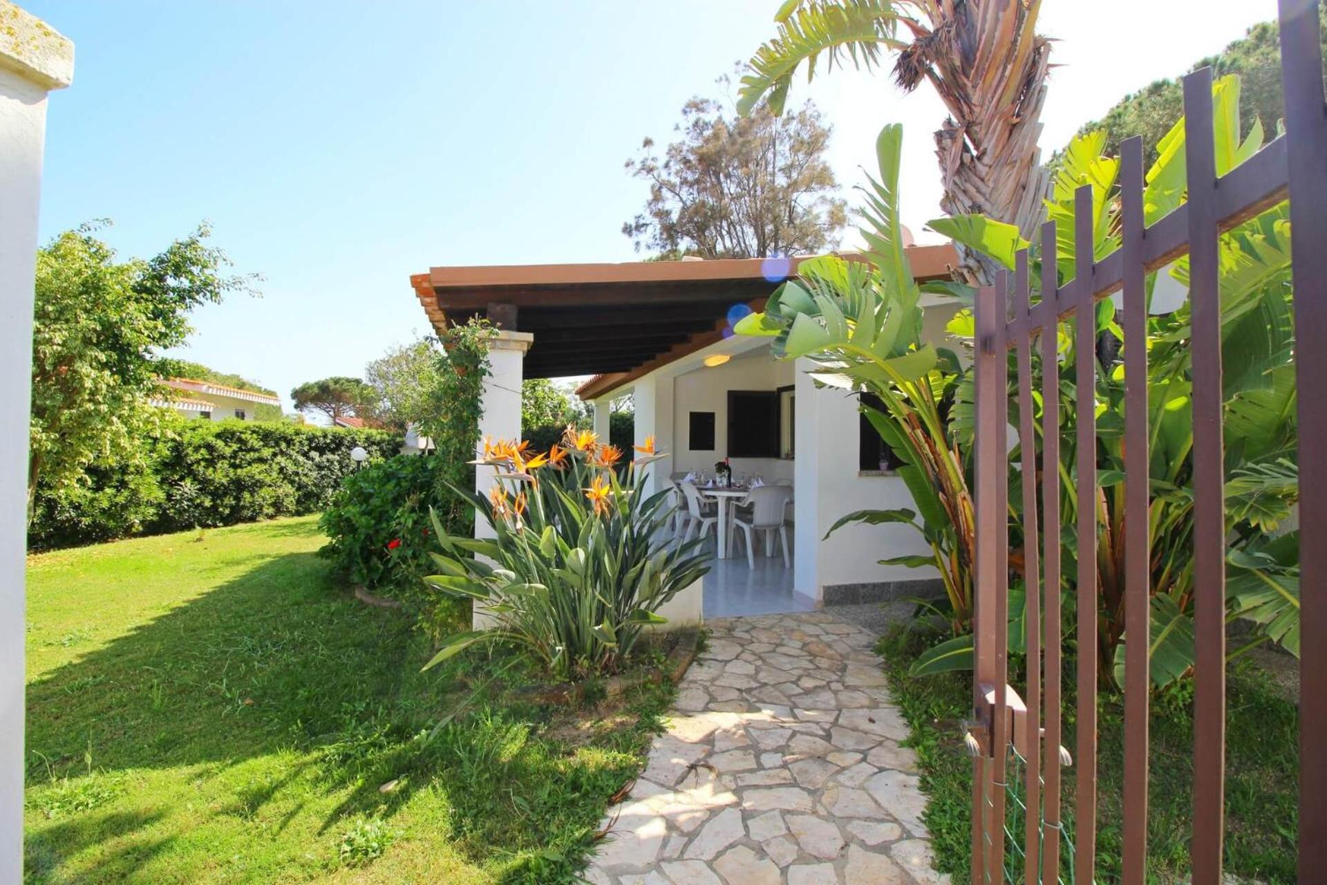 Villa Caterina a pochi passi dalla spiaggia con 3 Camere e Giardino Privato view 2