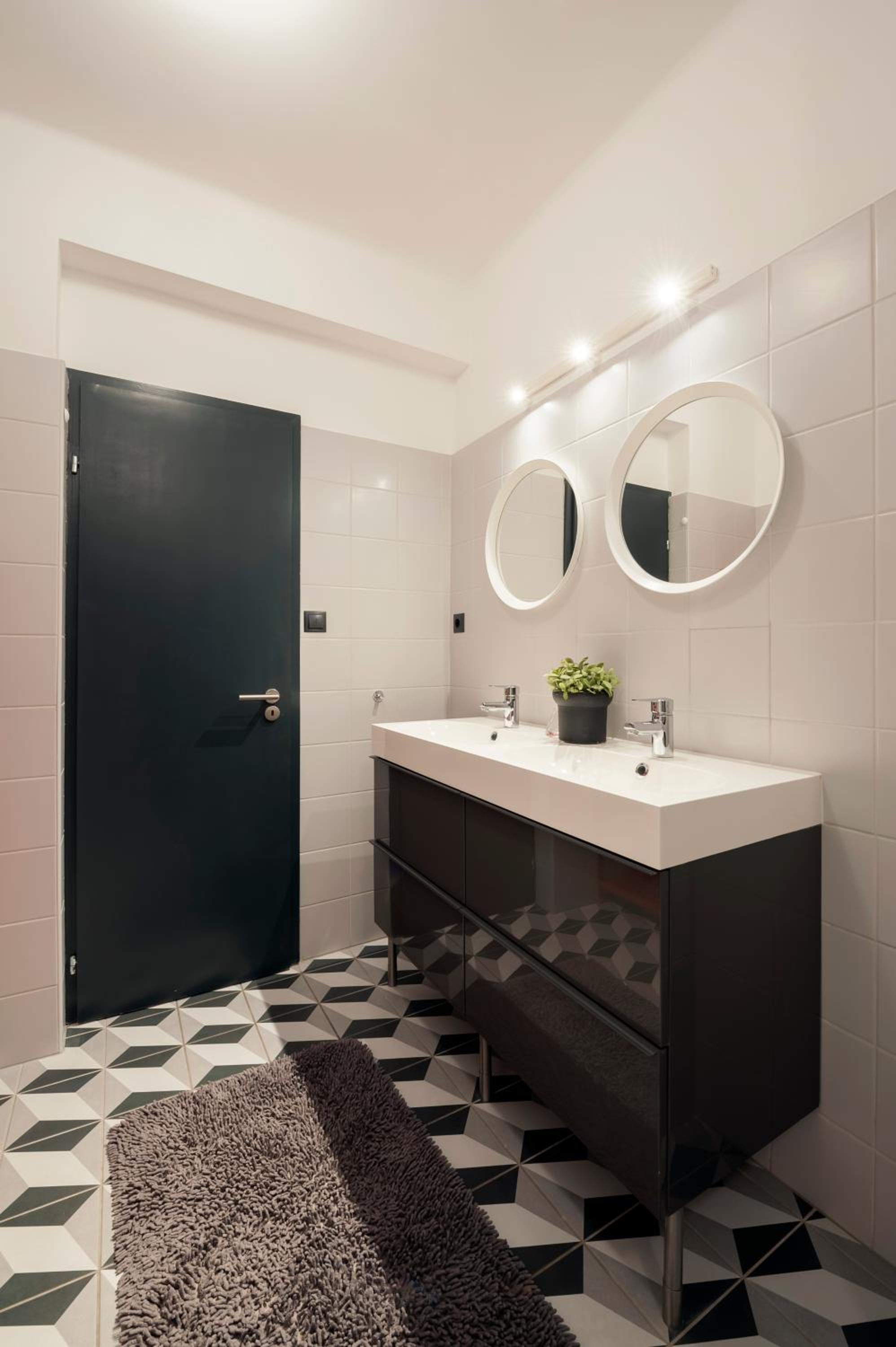 New Design Apartment by Gozsdu Court view 4
