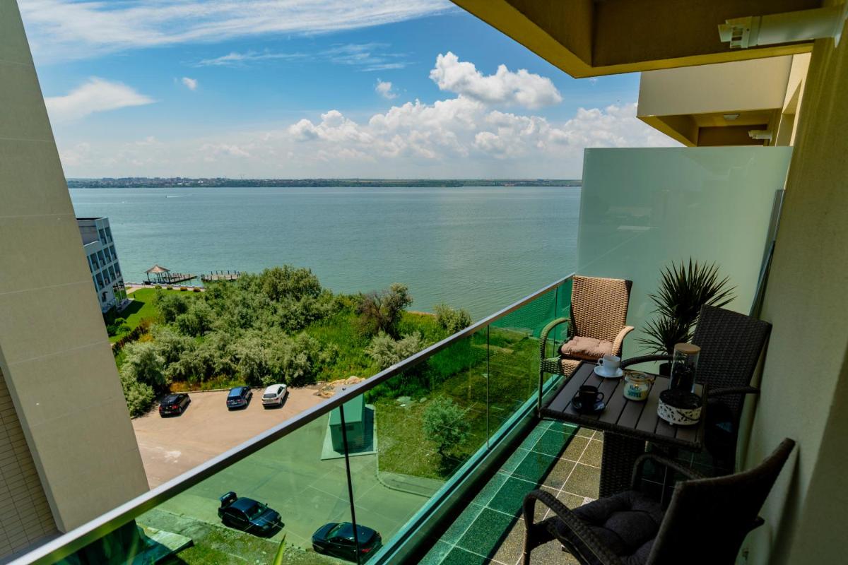 Hotel Marc Holiday Moonlight - Image 1