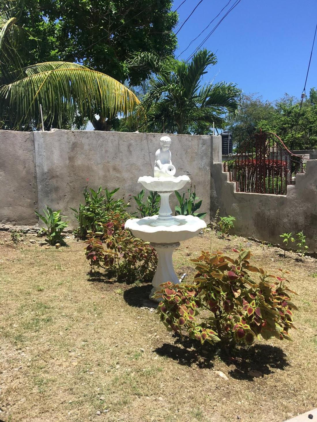 Arms of Charms Guesthouse view 4
