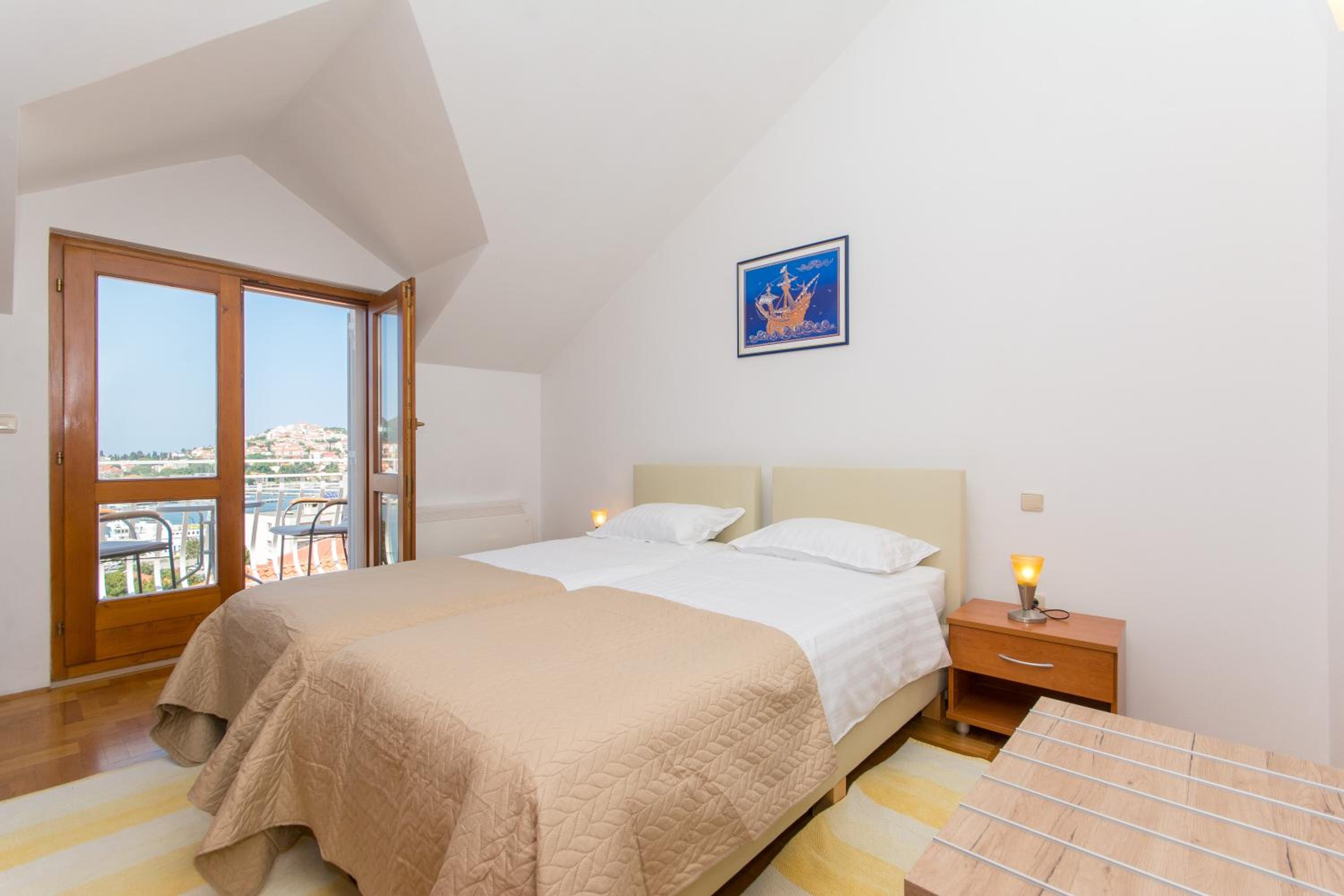 Apartment in port with sea view