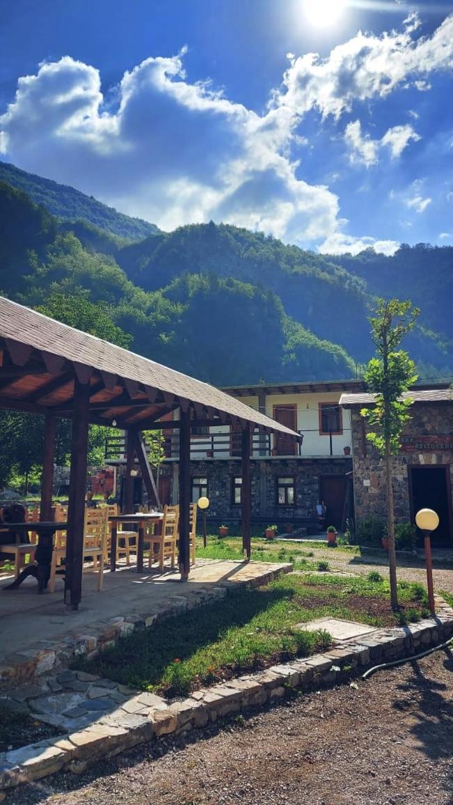 Guest House Flodisa