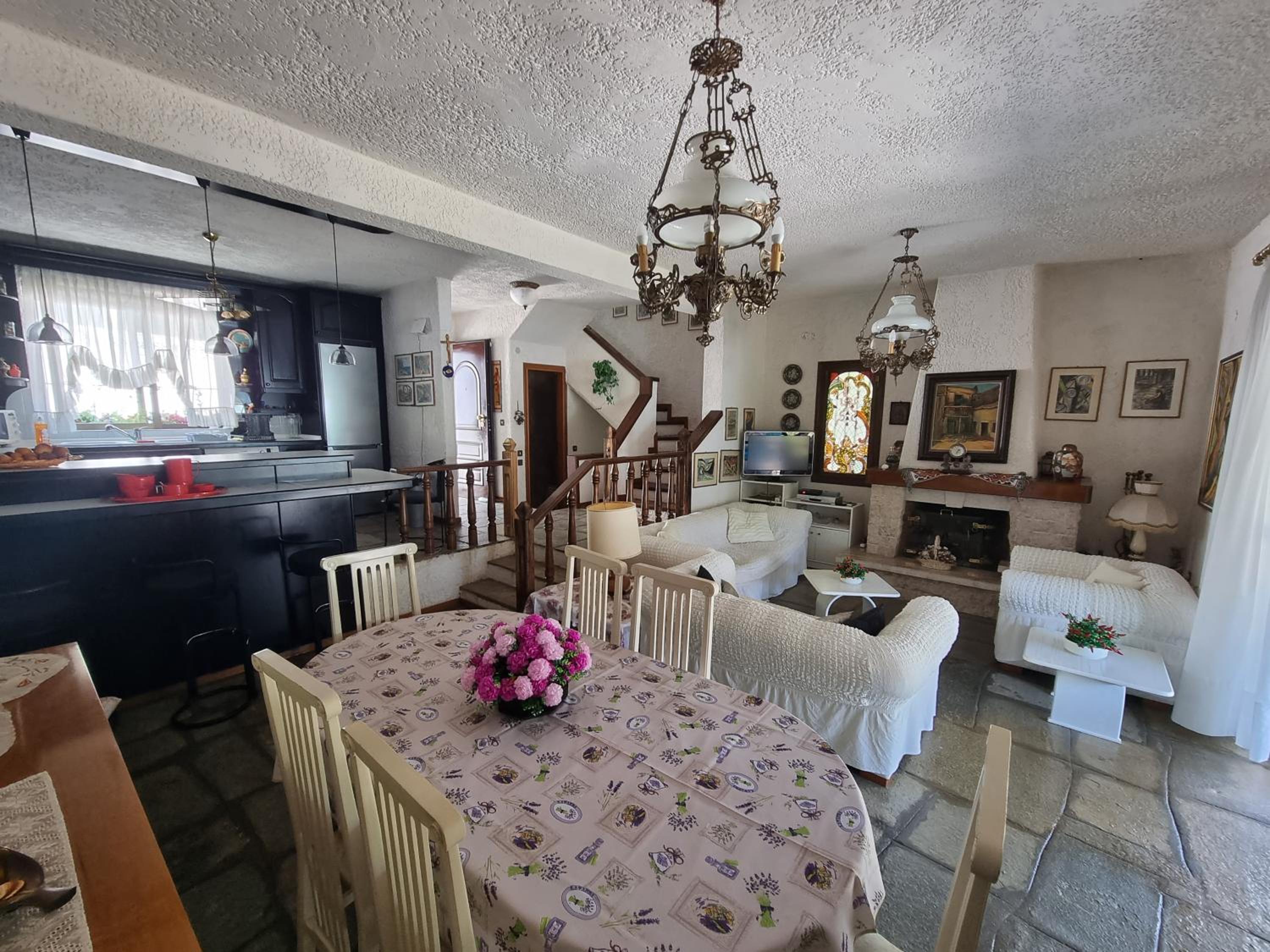 Beachfront Villa - 100m to Beach - Sleeps 10 photo 3