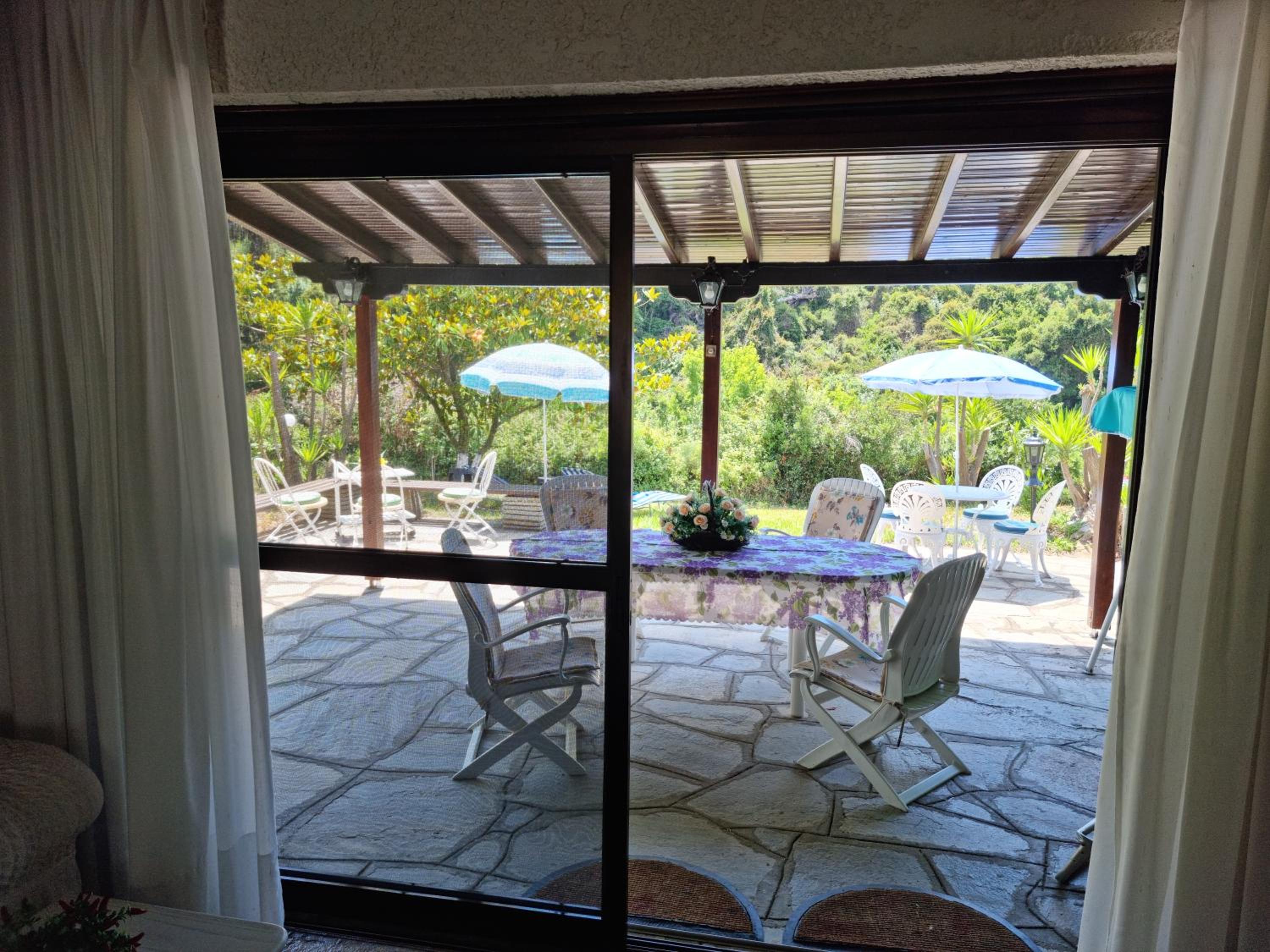 Beachfront Villa - 100m to Beach - Sleeps 10 photo 5
