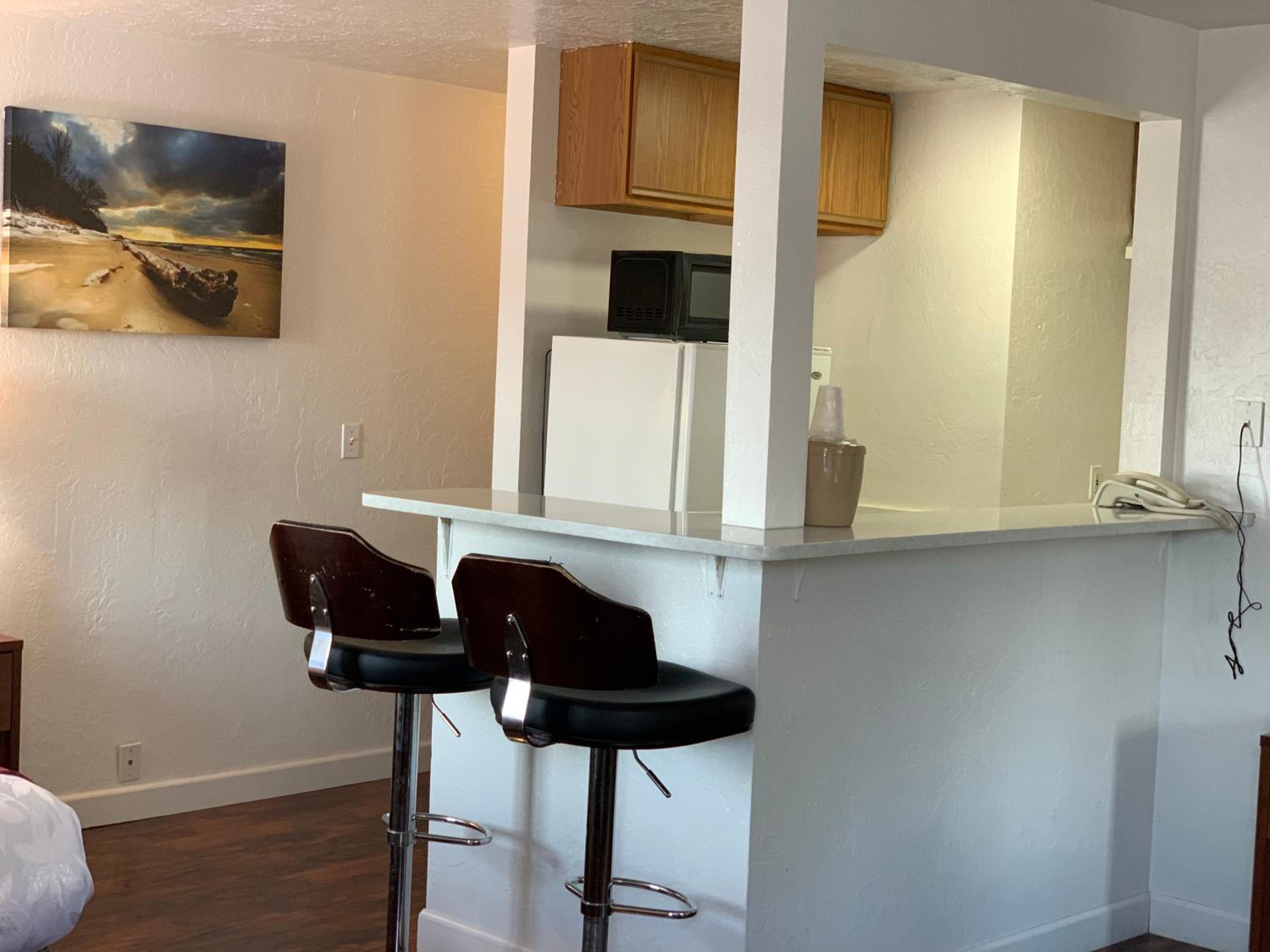 Medford Vacations - Red Carpet Inn Medford - Property Image 30