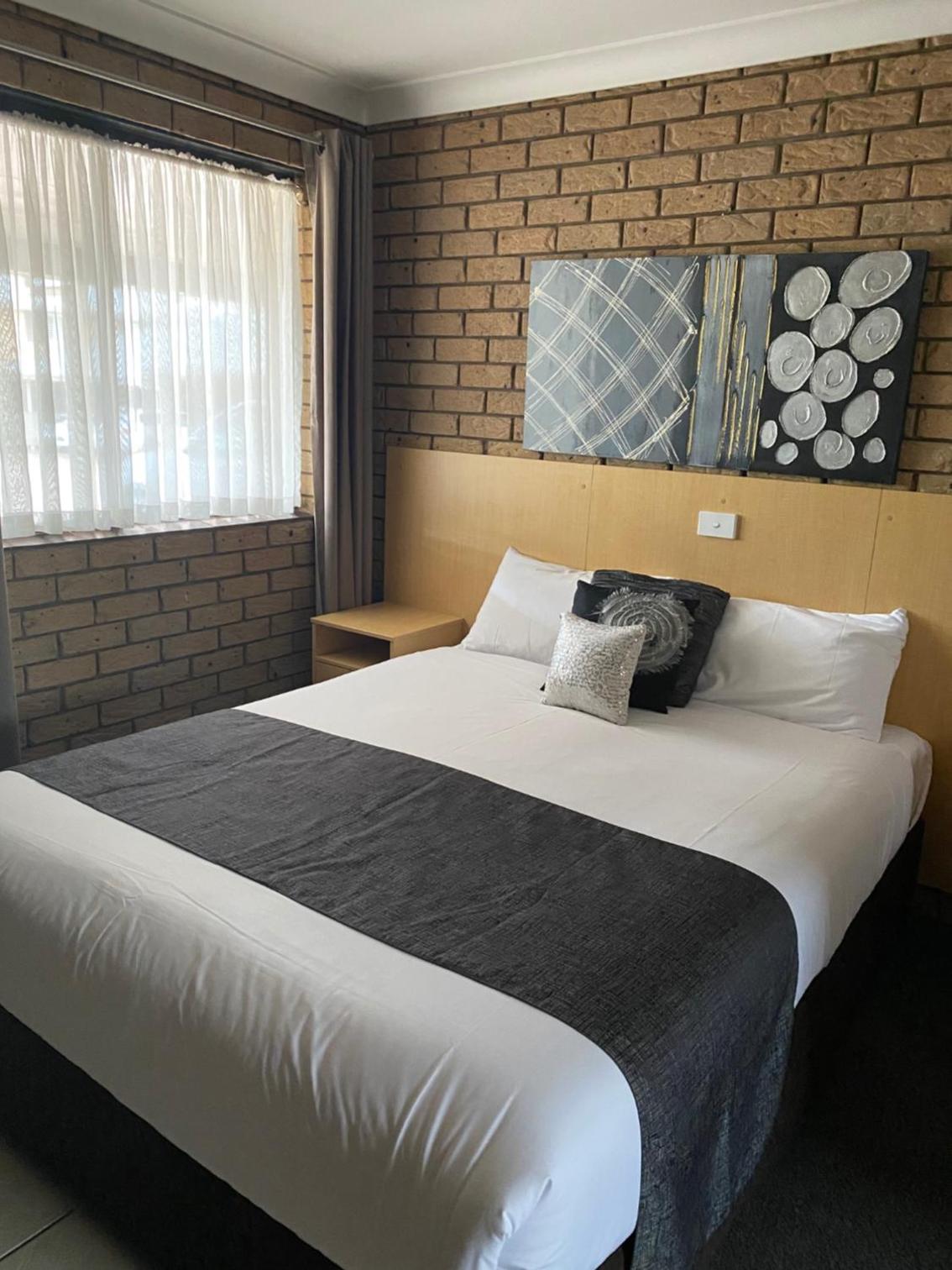 Sunray Motor Inn