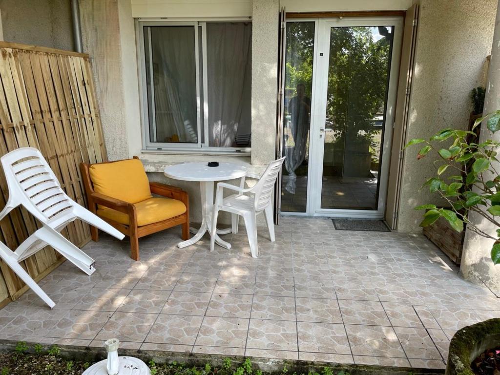 outdoor BBQ area