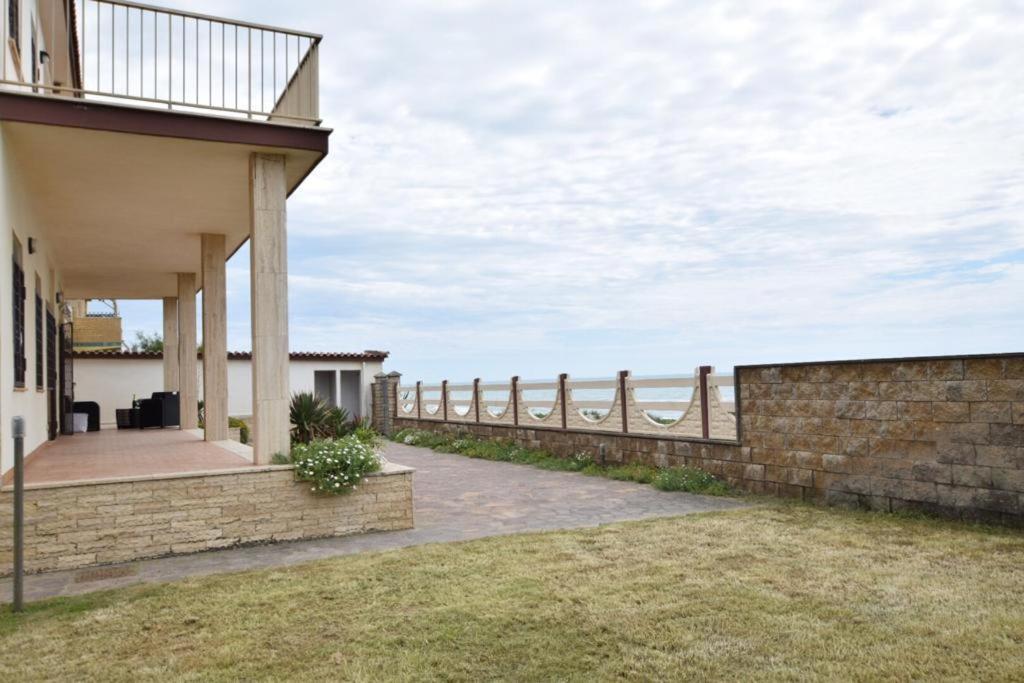 Seafront apartment 2 in Villa near Rome view 4