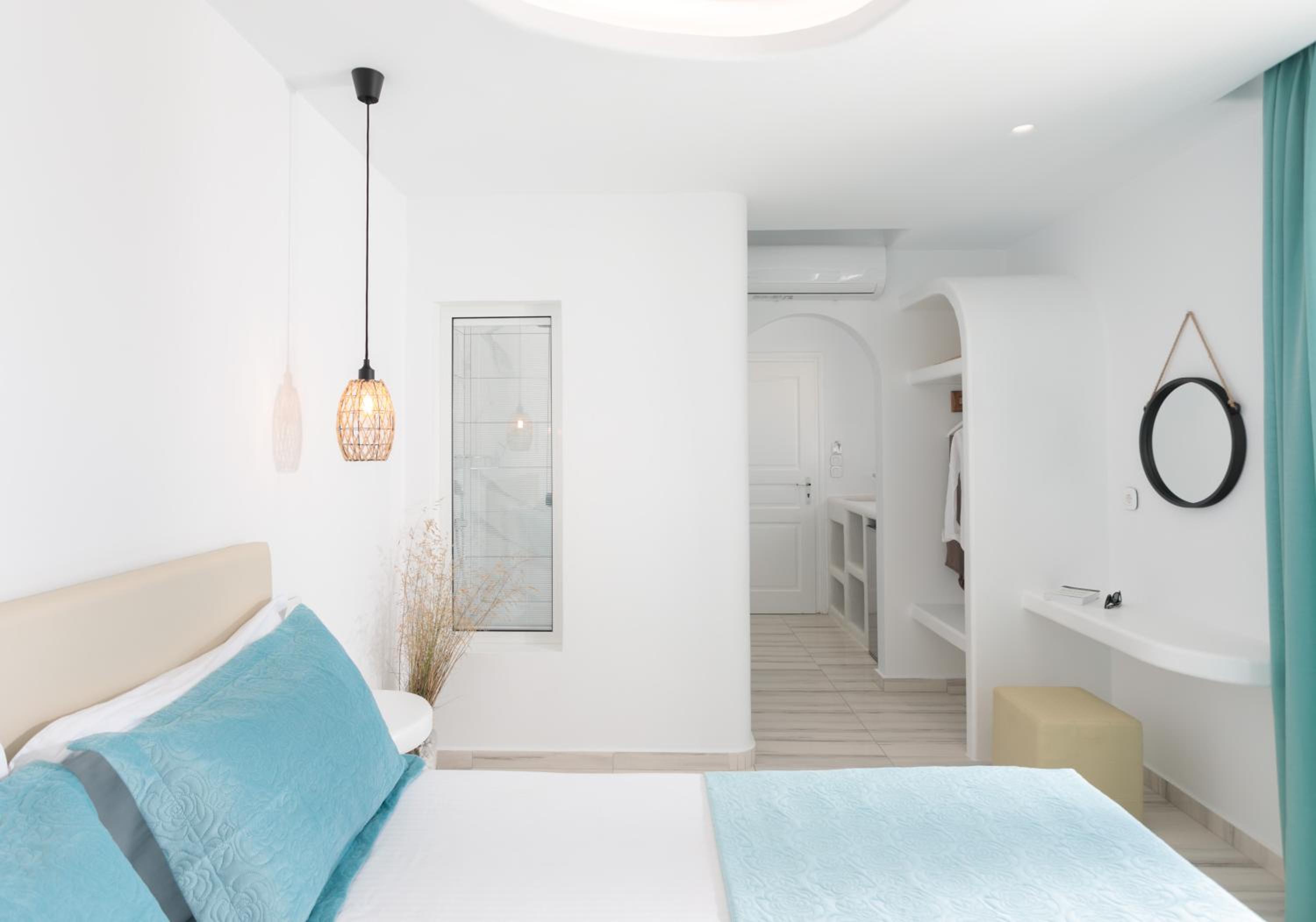 Iades Studios & Apartments