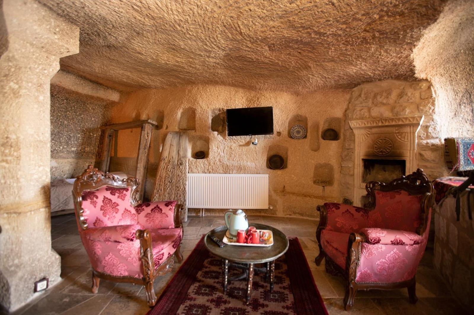 Antique Terrace Cave Suites - Image 29
