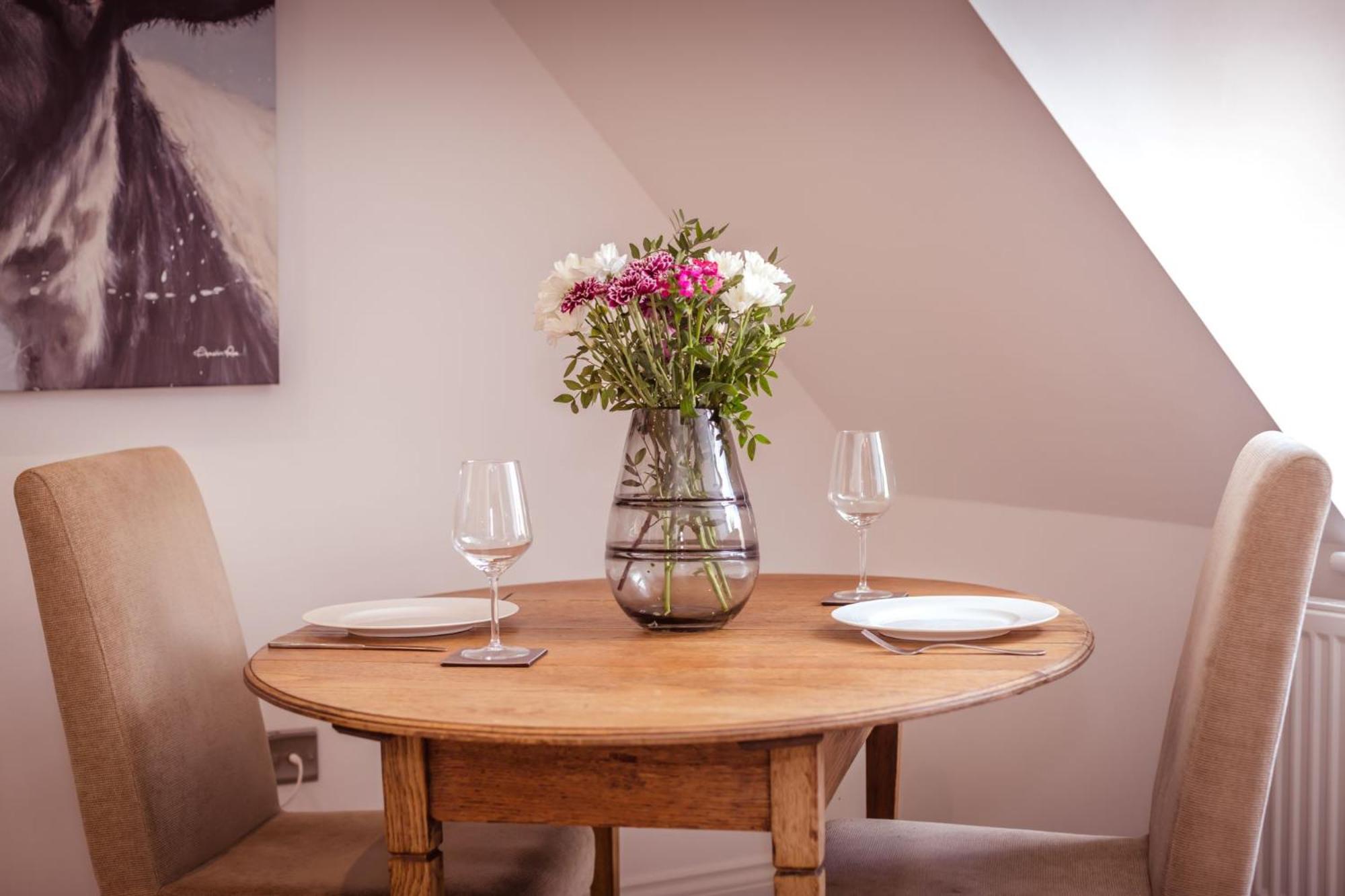 Artist's Loft - stylish 1-bed just 5 mins stroll from the beach view 2