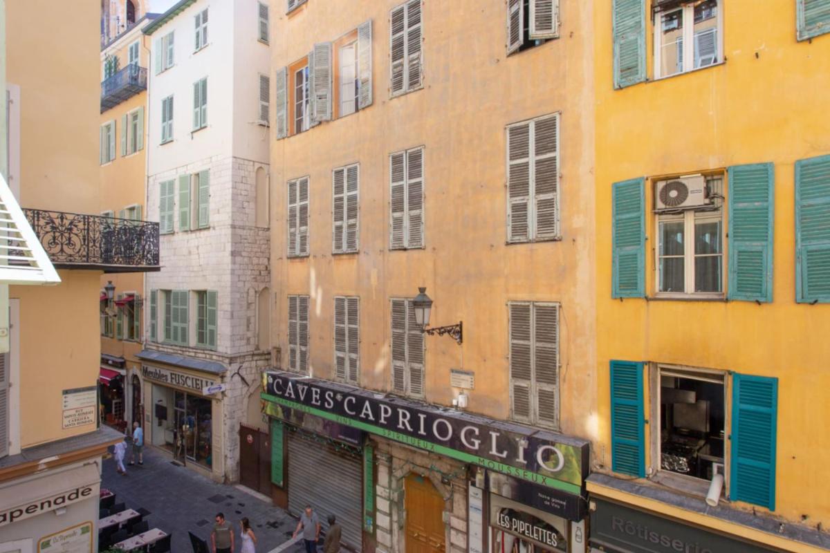 Bright flat at the heart of the Old Nice 3 min from the beach - Welkeys photo 3