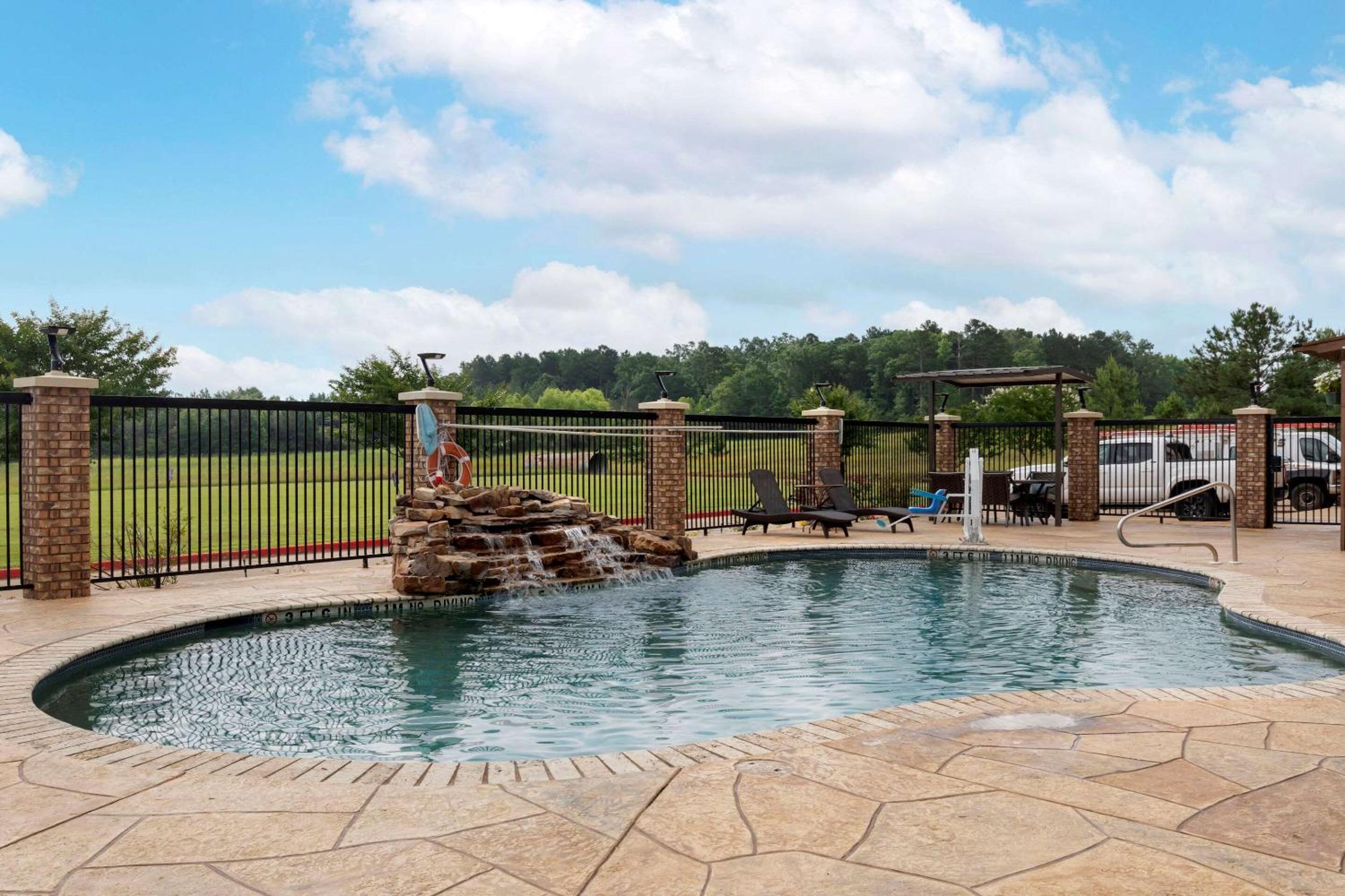 Marshall Vacations - Comfort Suites Marshall - Property Image 21