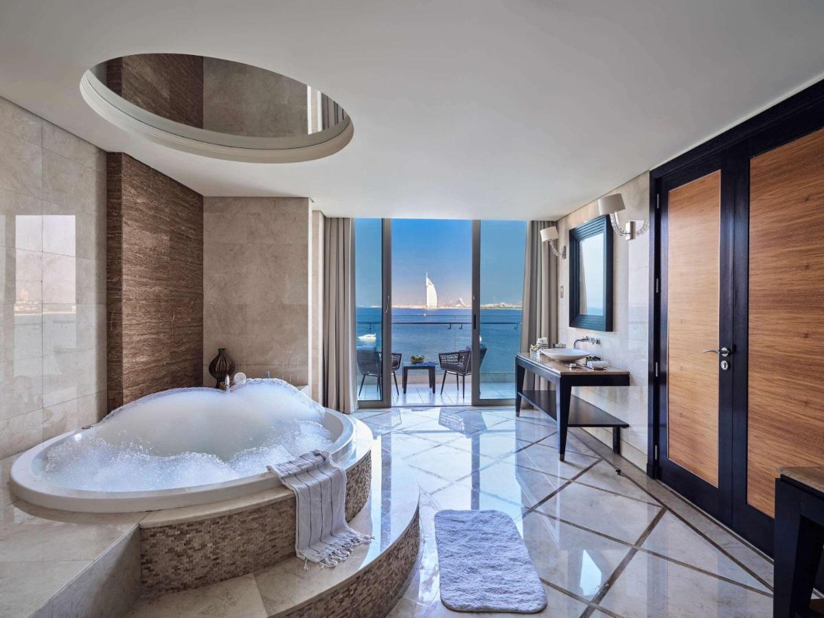 Jacuzzi