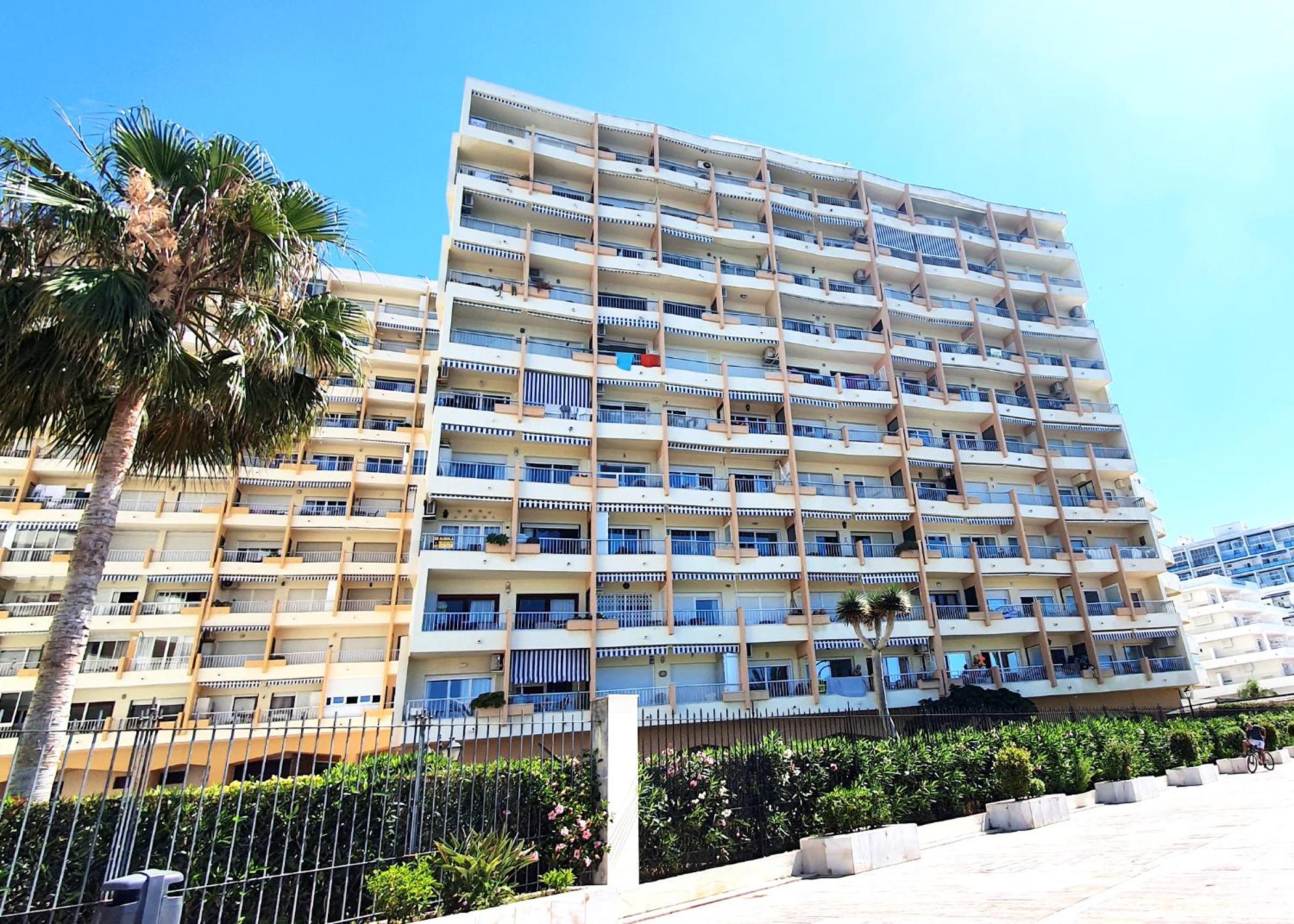 Diana 808 South-Facing Beachfront Studio with amazing sea views view 4