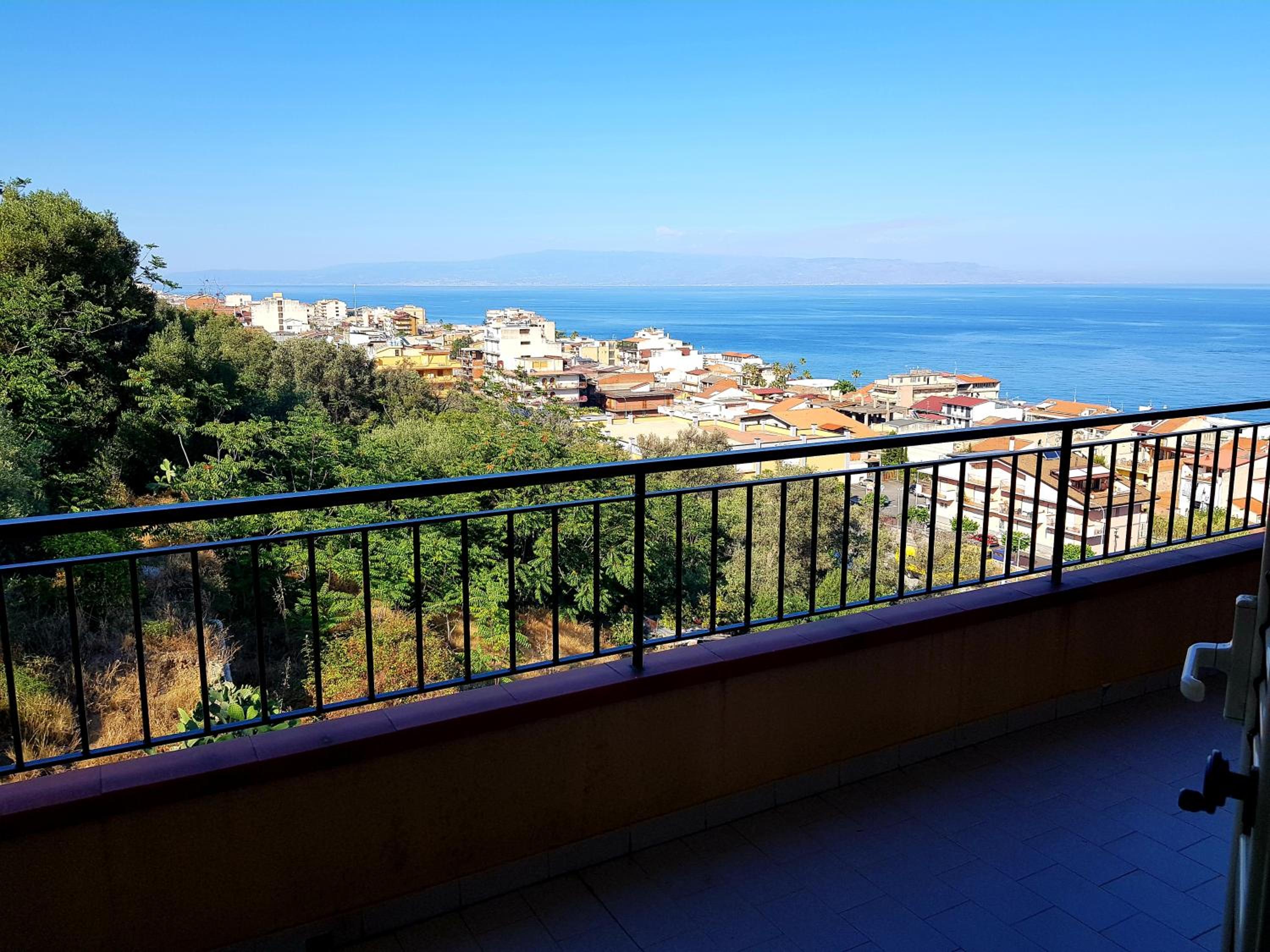 PANORAMIC HOUSE -Santa Teresa di Riva- BANDIERA BLU photo 3