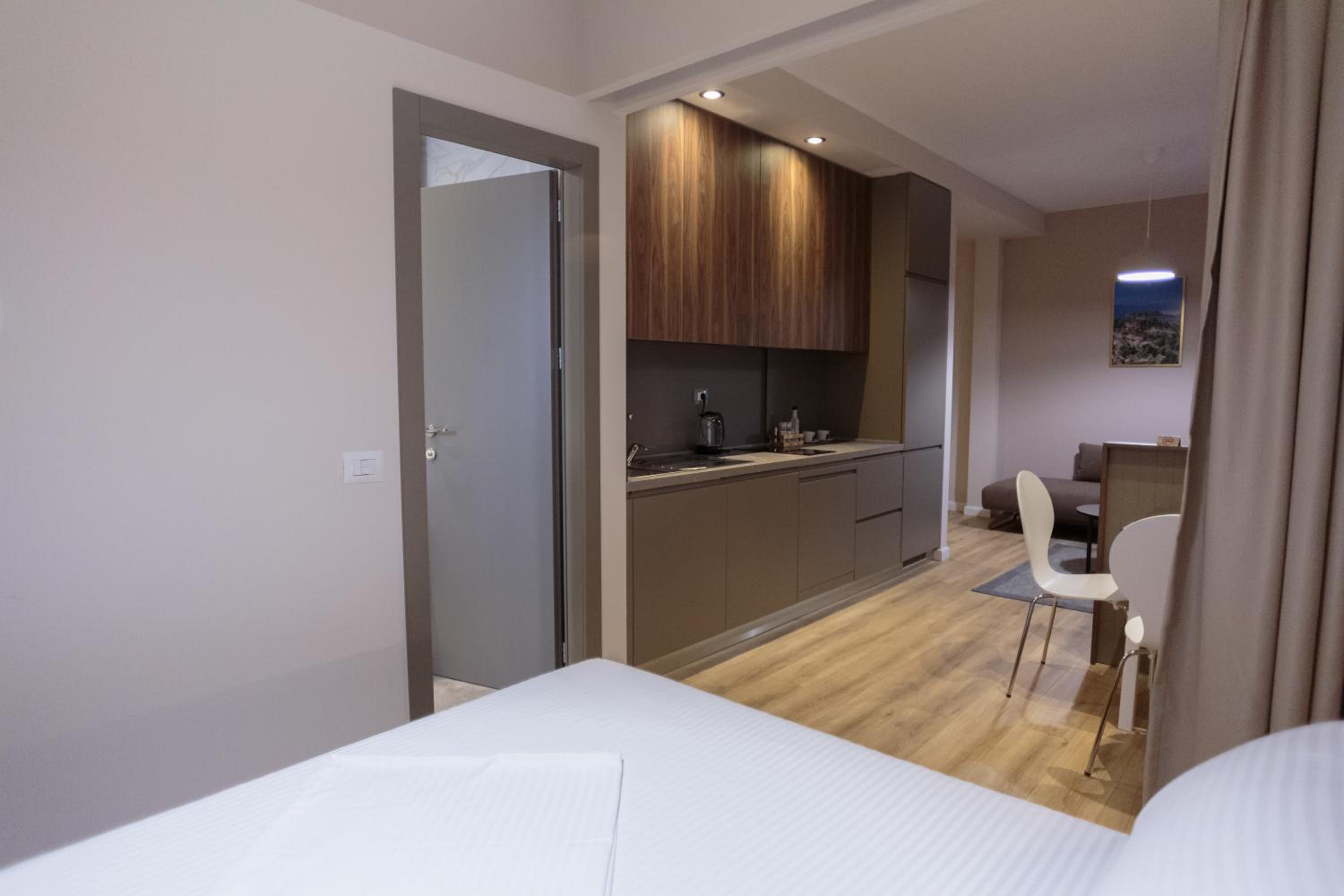 Porta Apartament