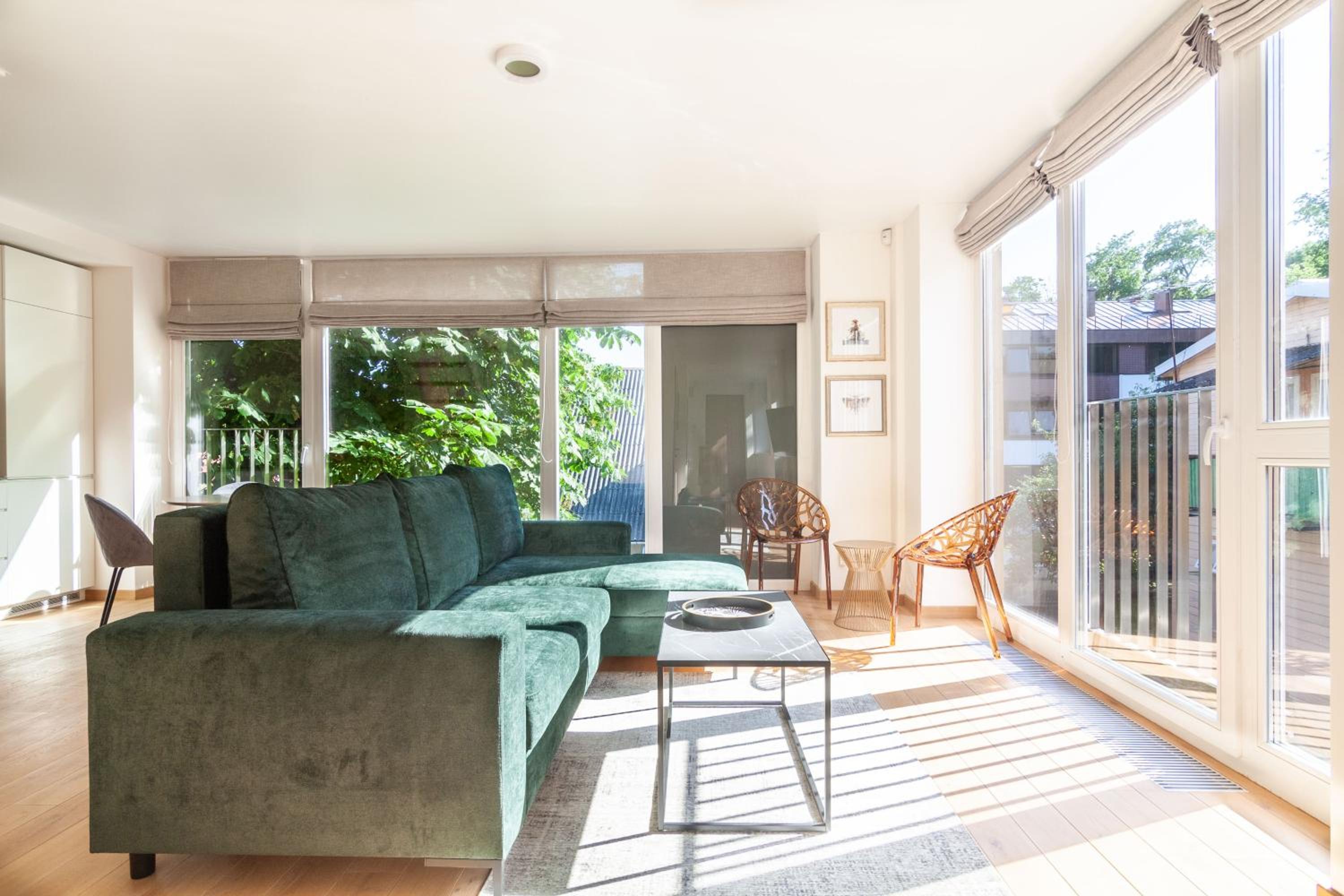 Happy Day Apartment, By Cohost view 2
