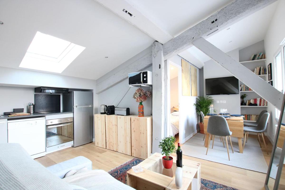 GuestReady - Comfy Attic Apartment near Grand Théâtre view 3