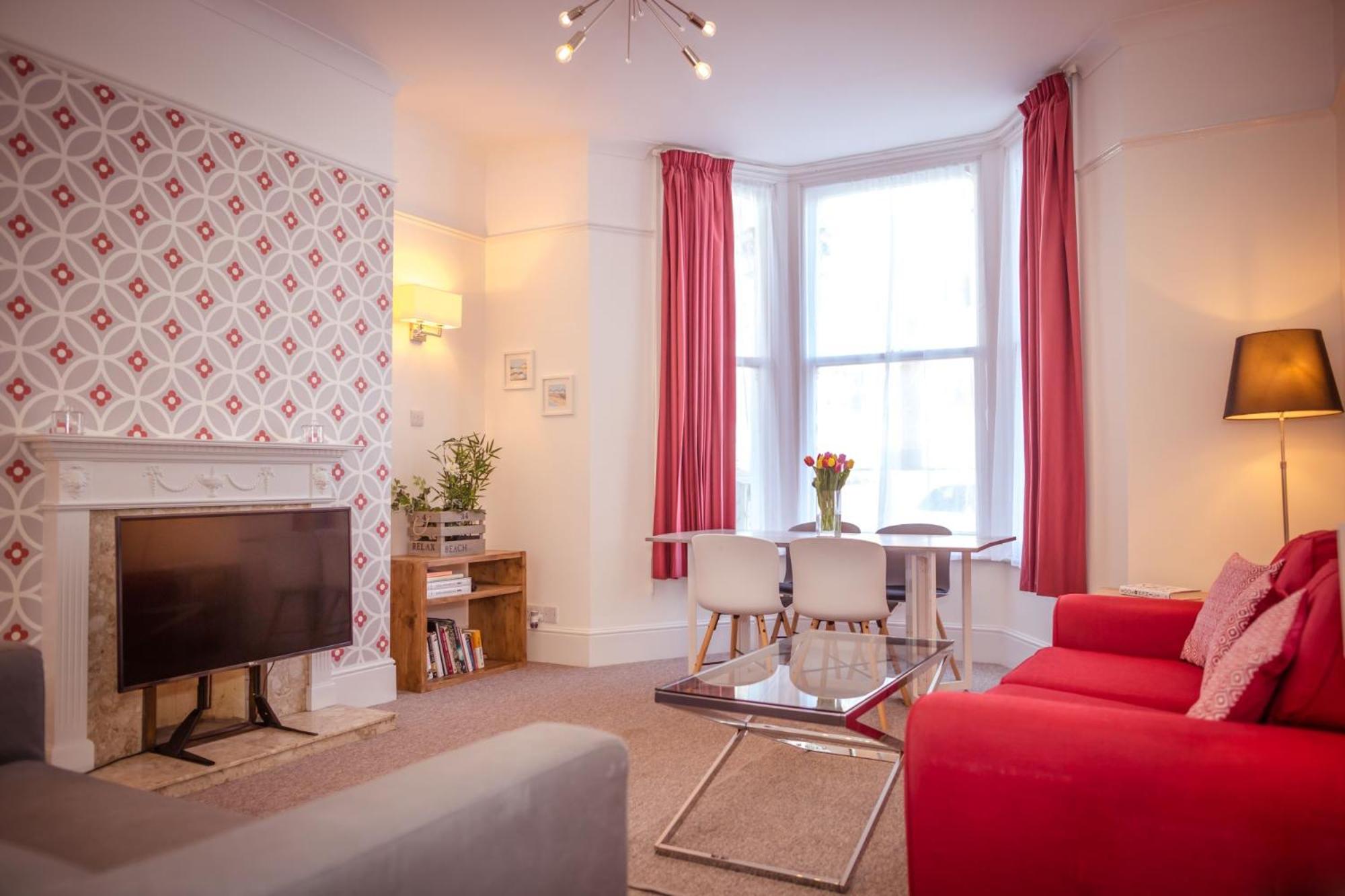 Olive Tree - fabulous central location with patio garden & parking space view 4