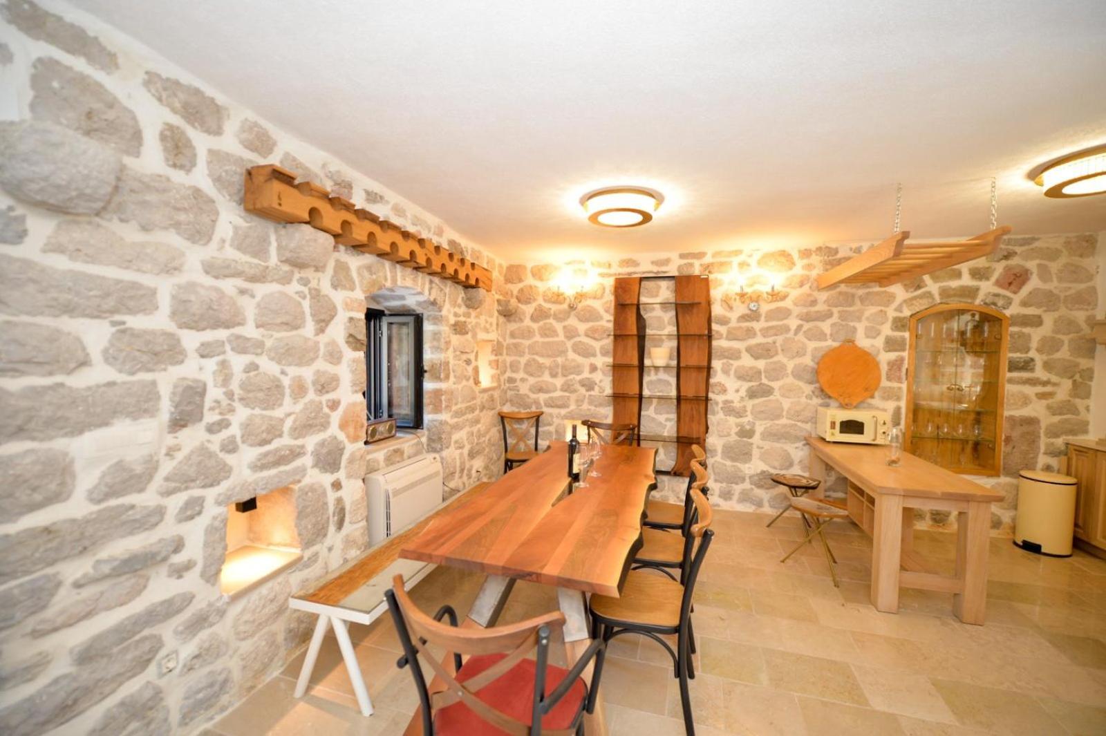 SEASIDE HOUSE KOTOR view 3
