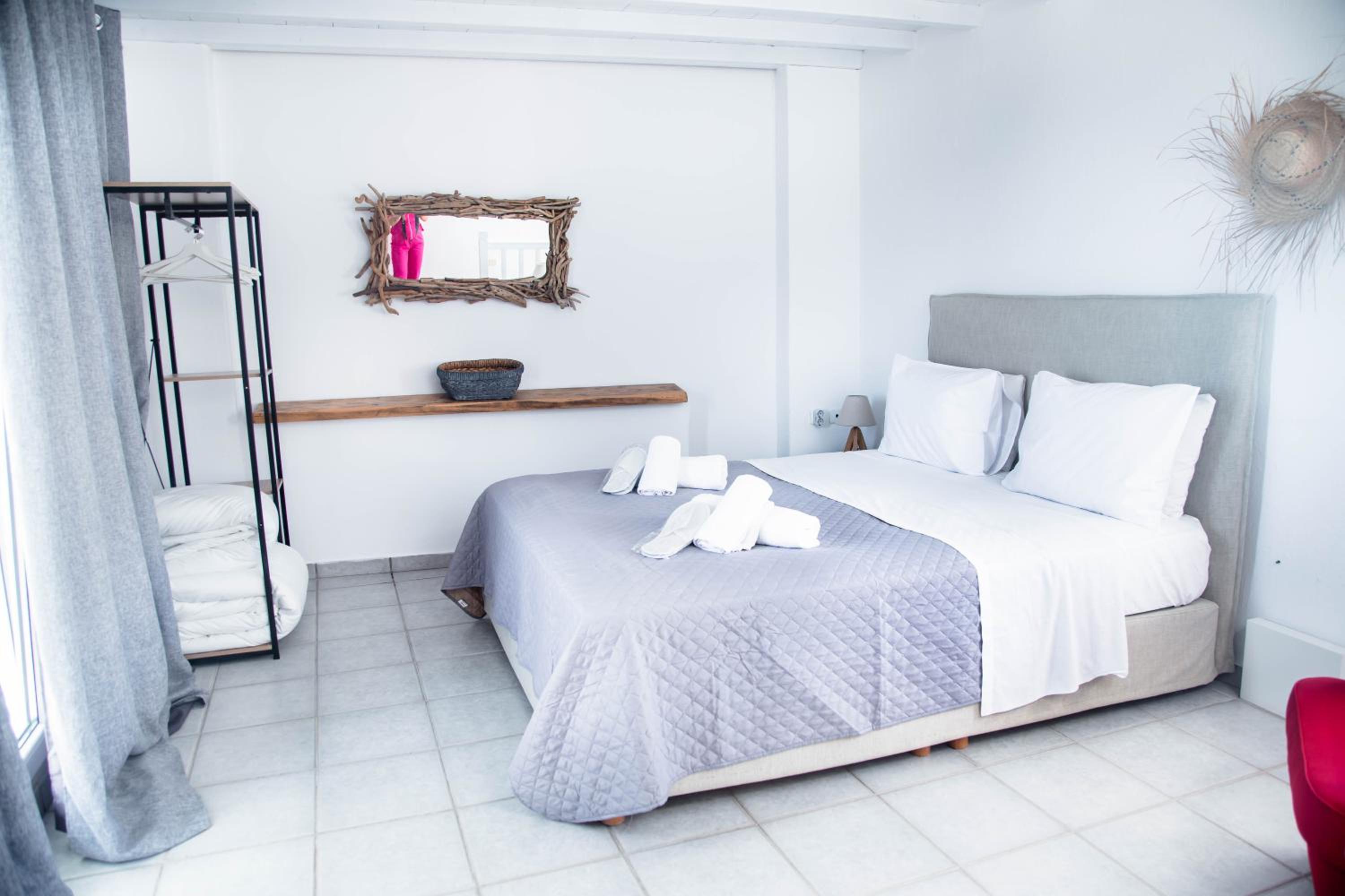 Mykonos Vibes Downtown Townhouse view 3