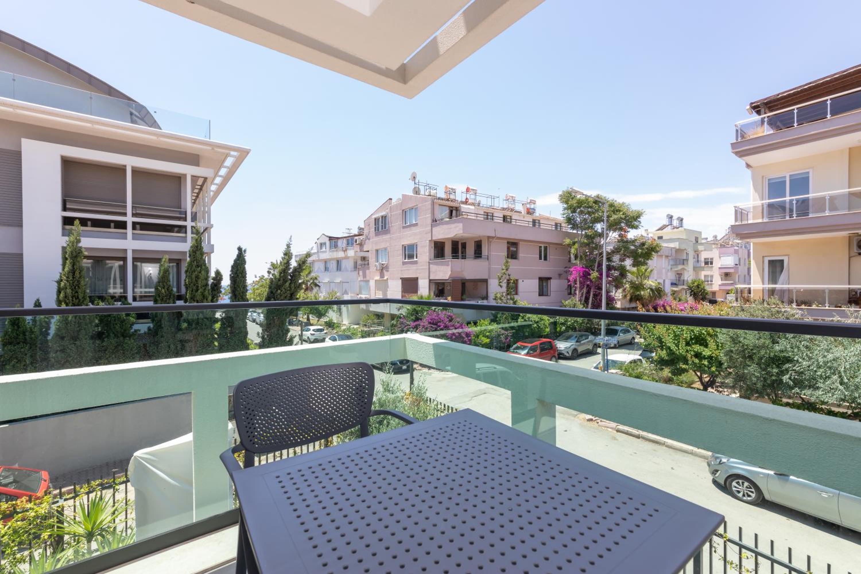 Z-Suites - Image 113