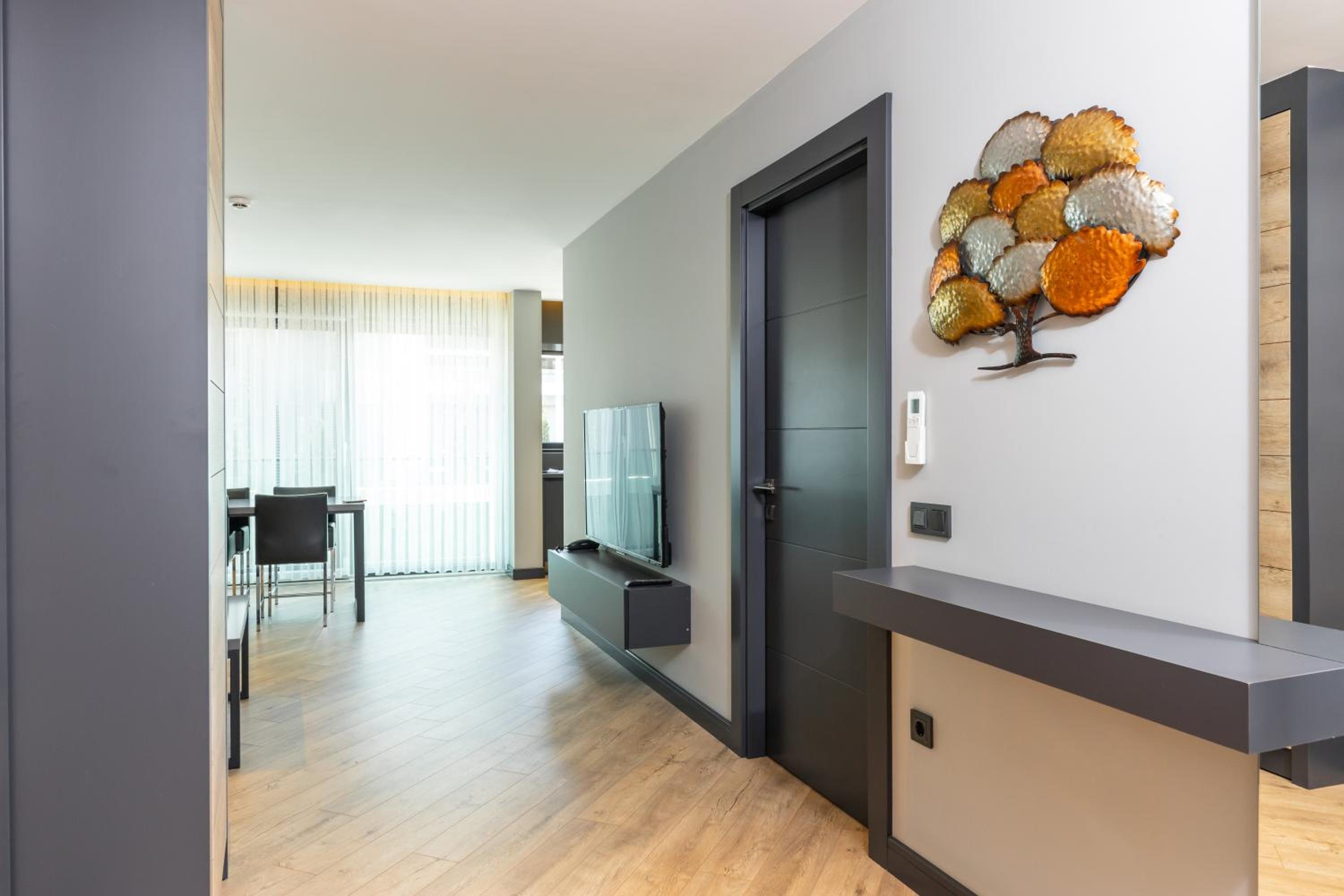 Z-Suites - Image 112