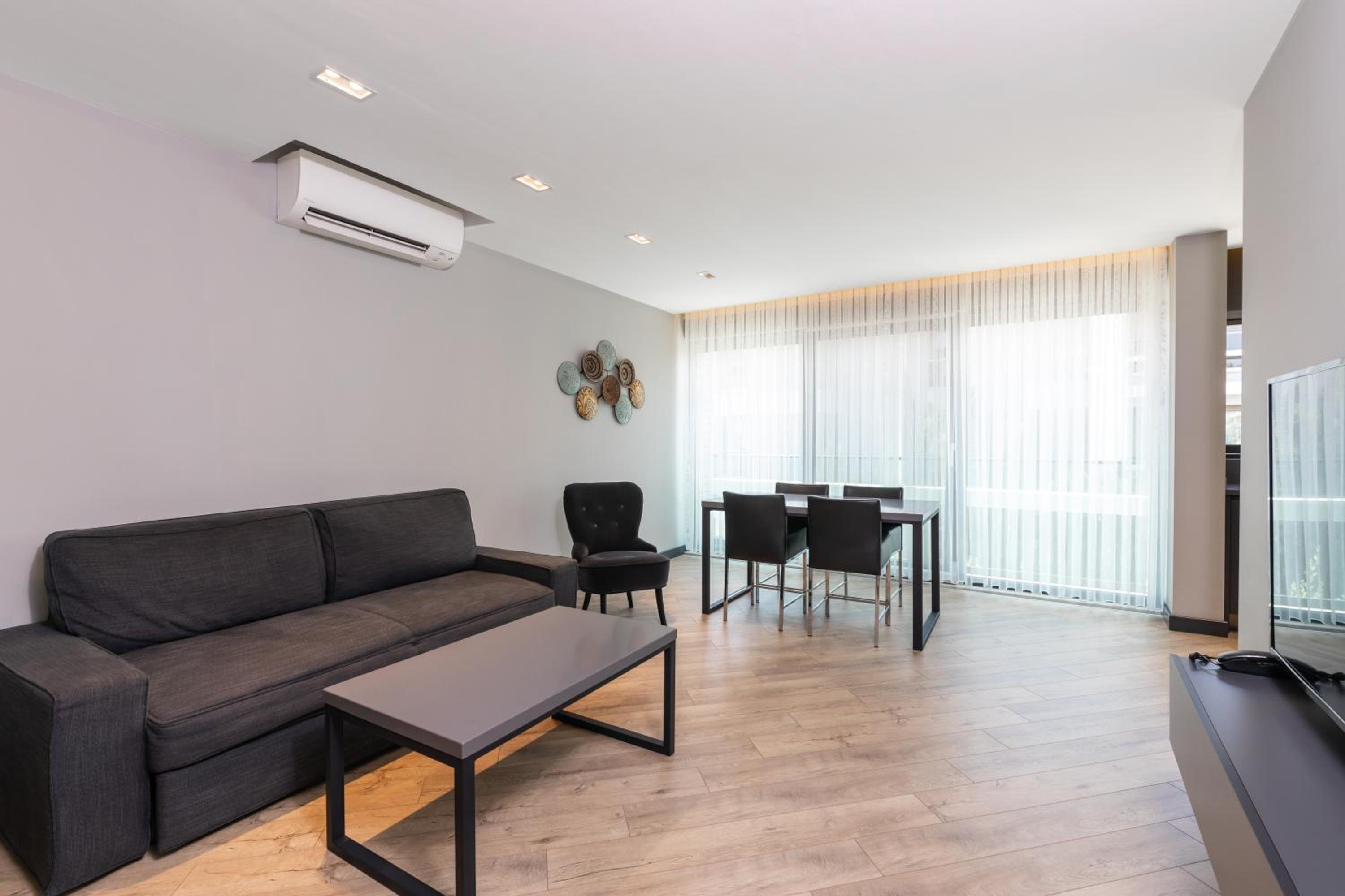 Z-Suites - Image 114