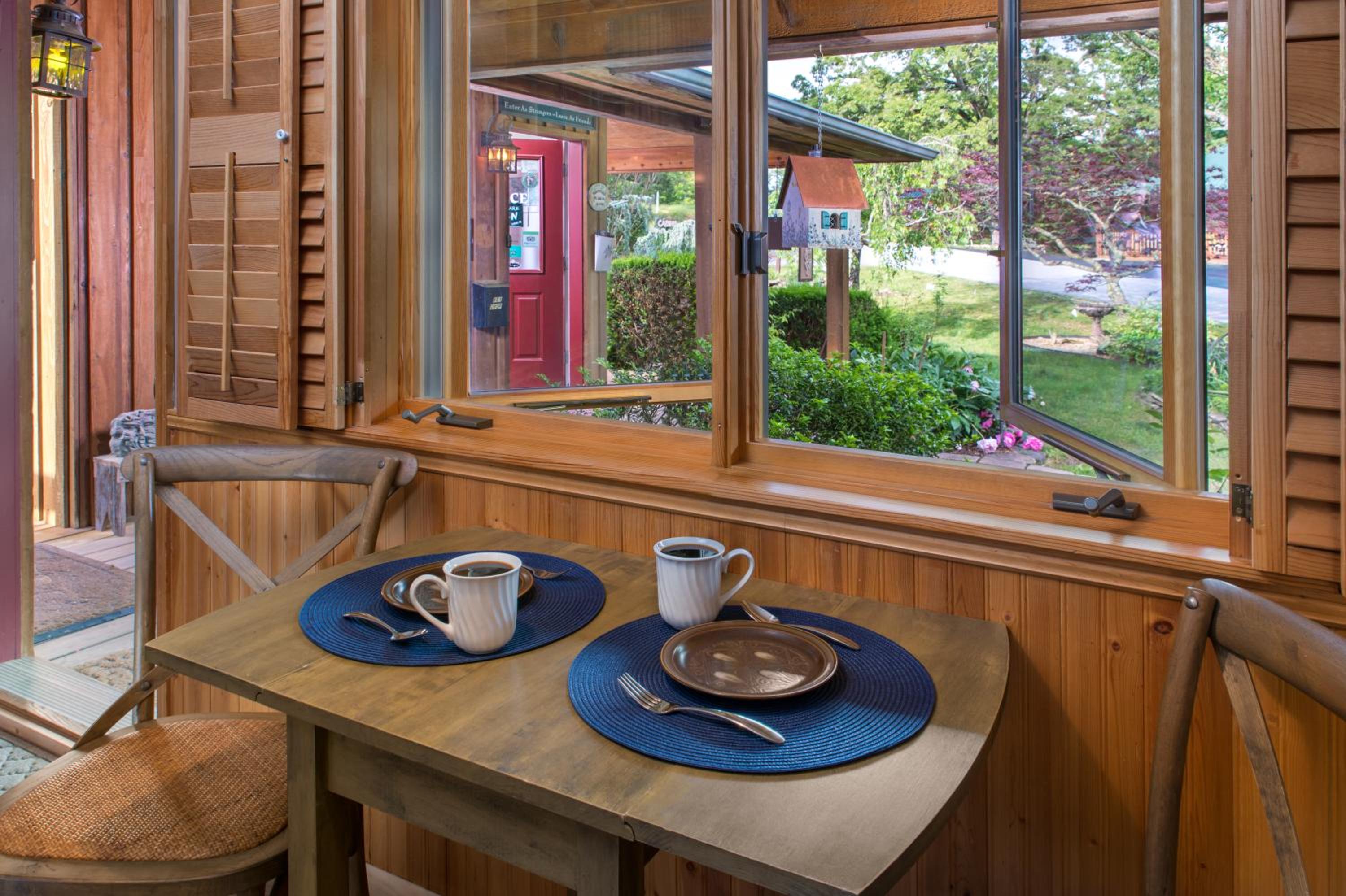Eureka Sunset Cabins view 5