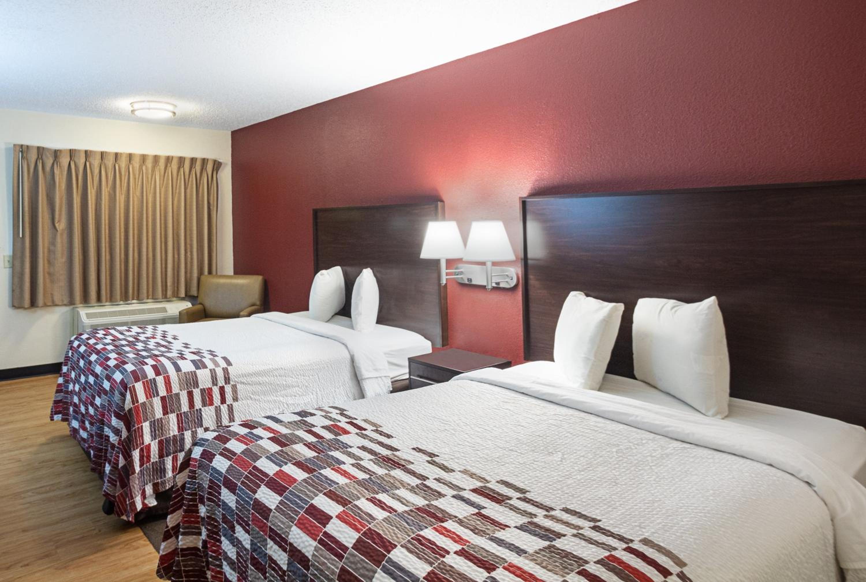 Plymouth Vacations - Red Roof Inn Minneapolis - Plymouth - Wayzata - Property Image 3