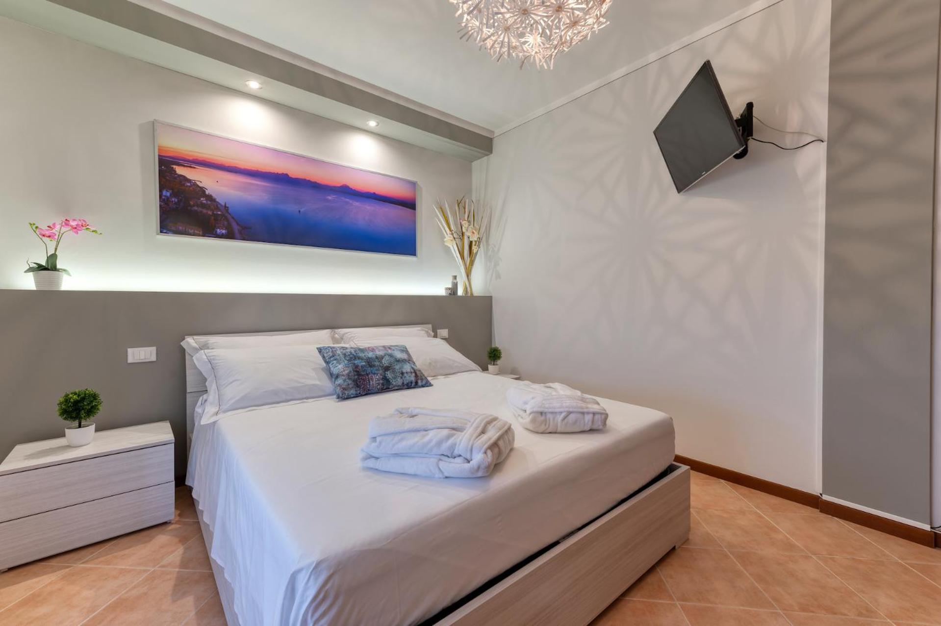 Wolf House - Sirmione Holiday view 4