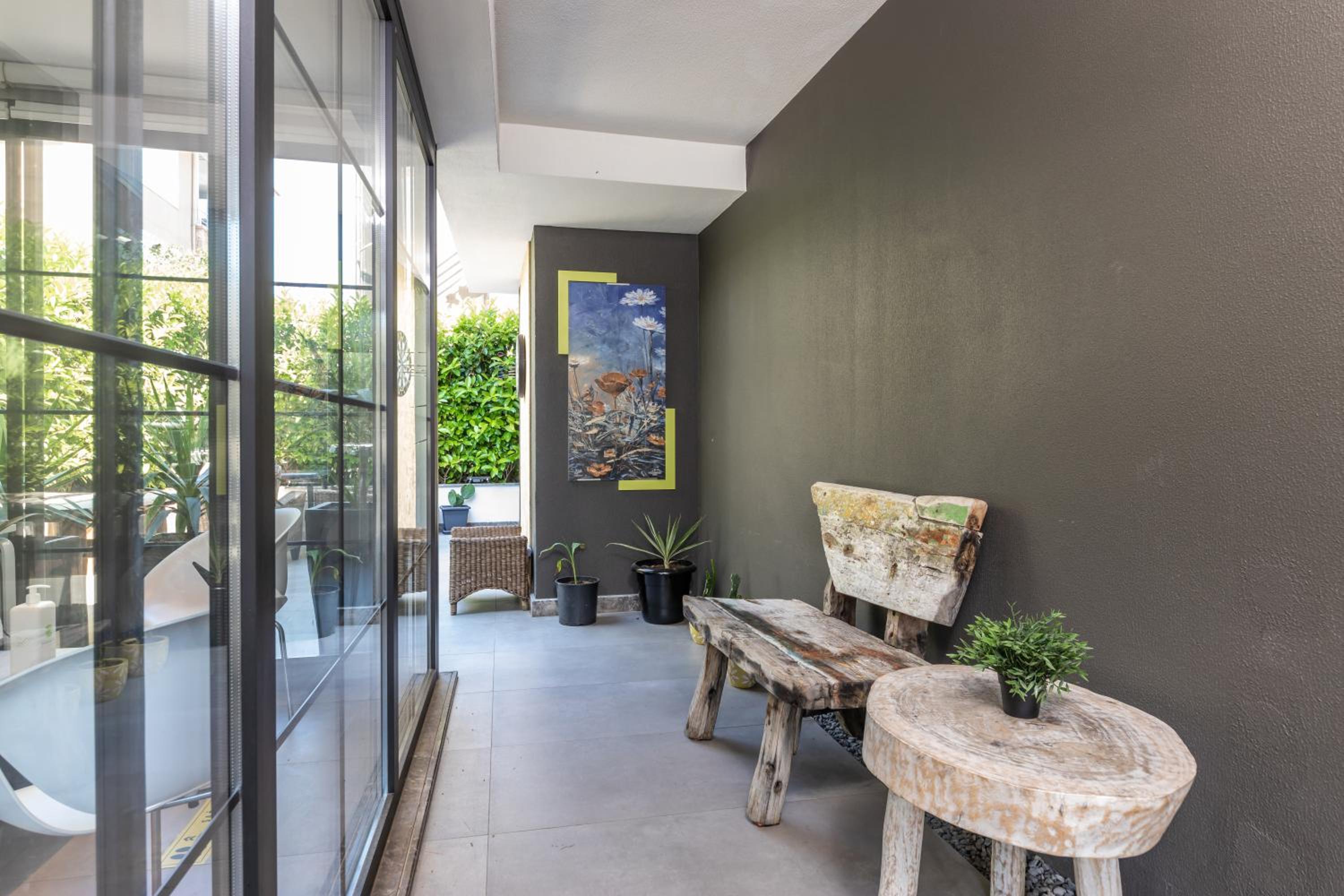 Z-Suites - Image 116