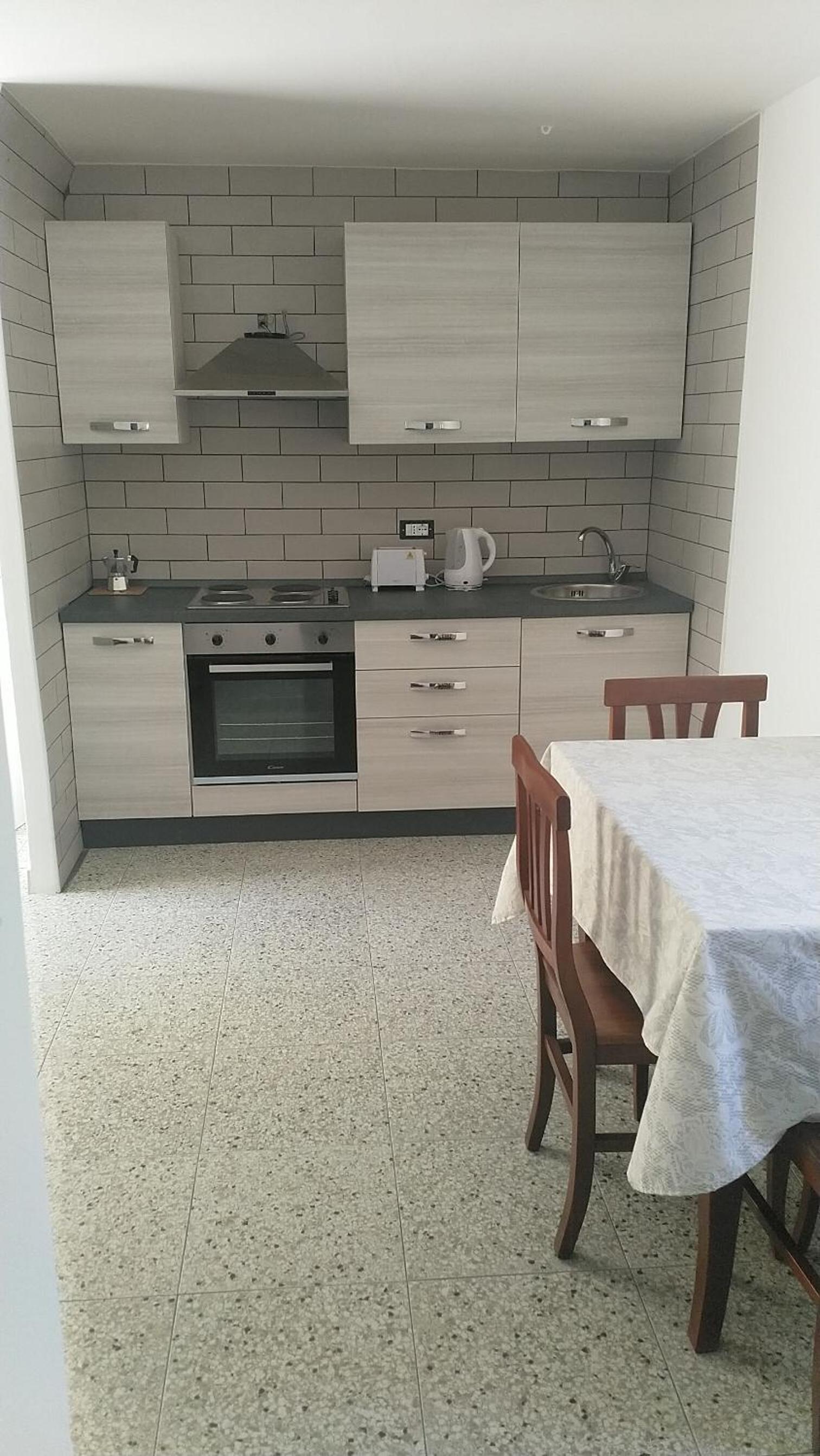 Lake Retreat - Maiella Apartment - Beautiful lake and mountain views view 2