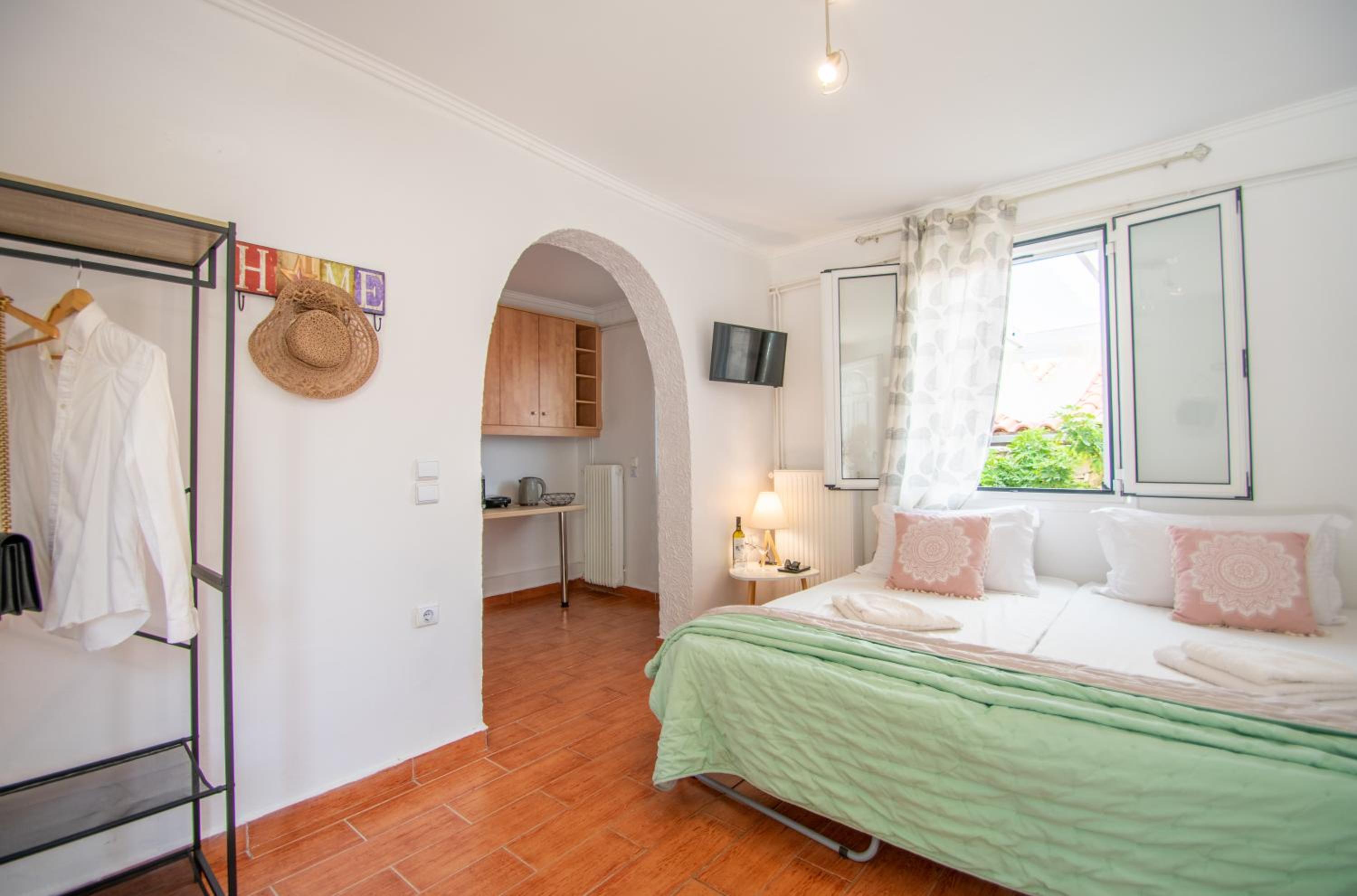 Alavastros Villa Maisonettes view 5
