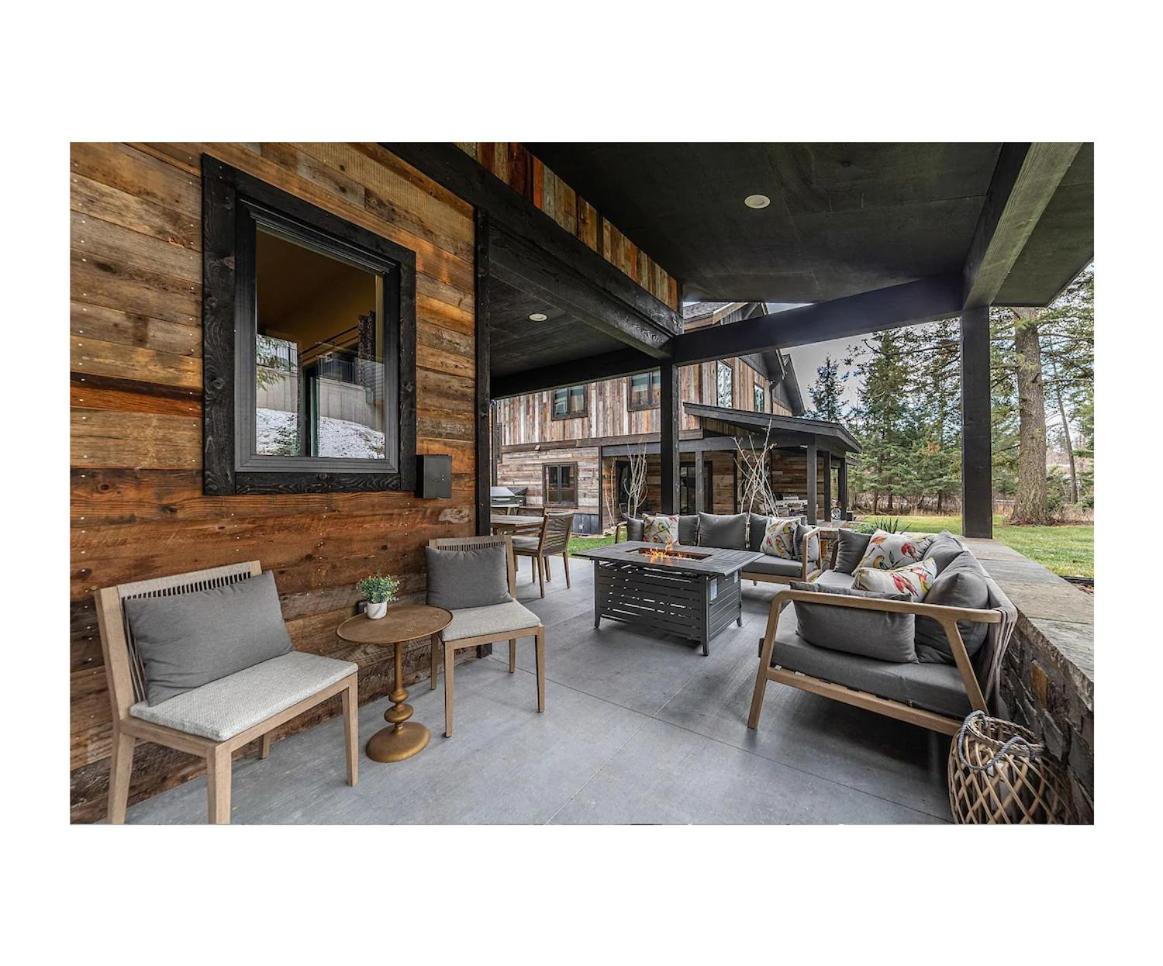 Premium 4BR/3.5B modern home near beach, skiing and downtown. Ping pong + bikes. view 3