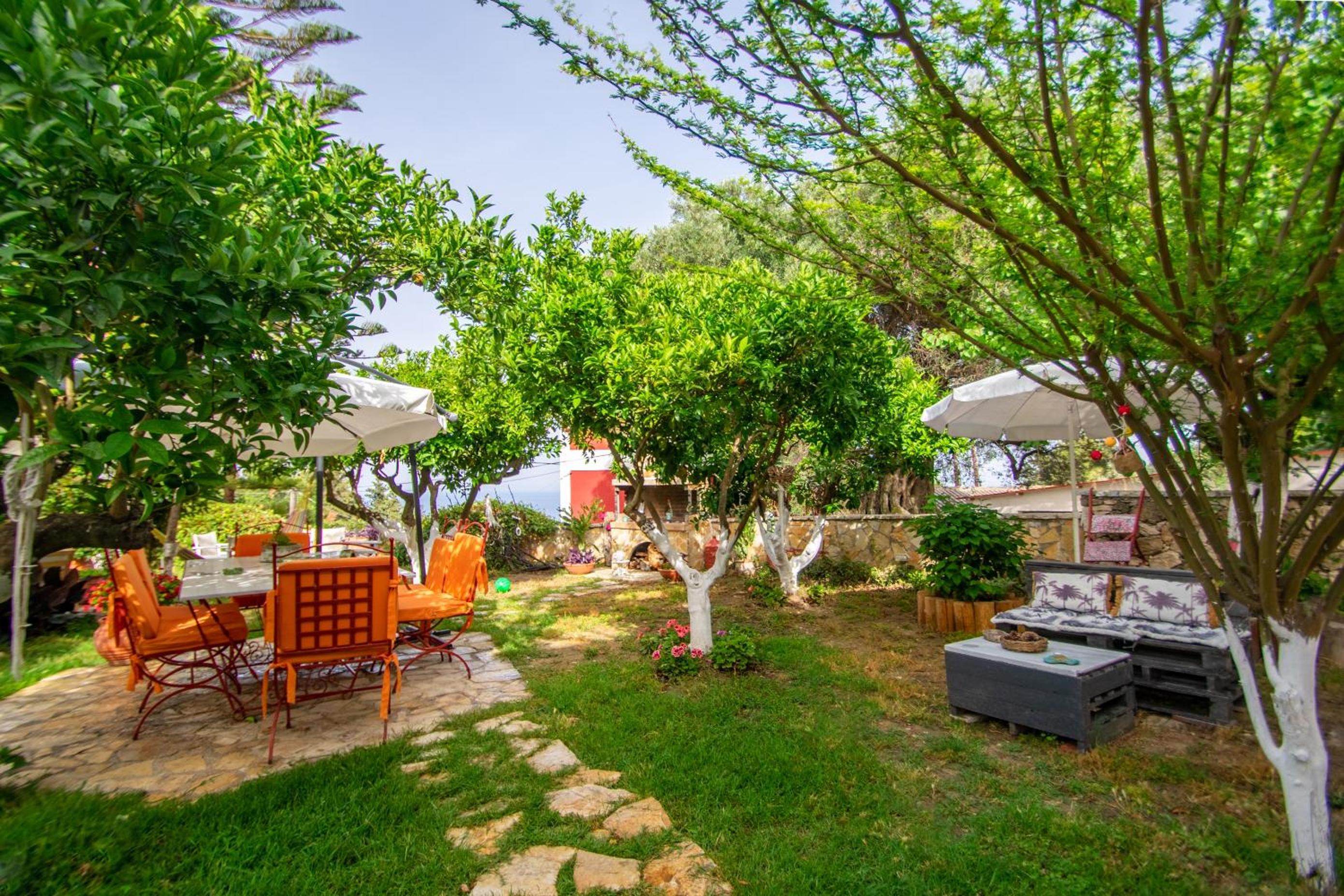 Alavastros Villa Maisonettes view 3