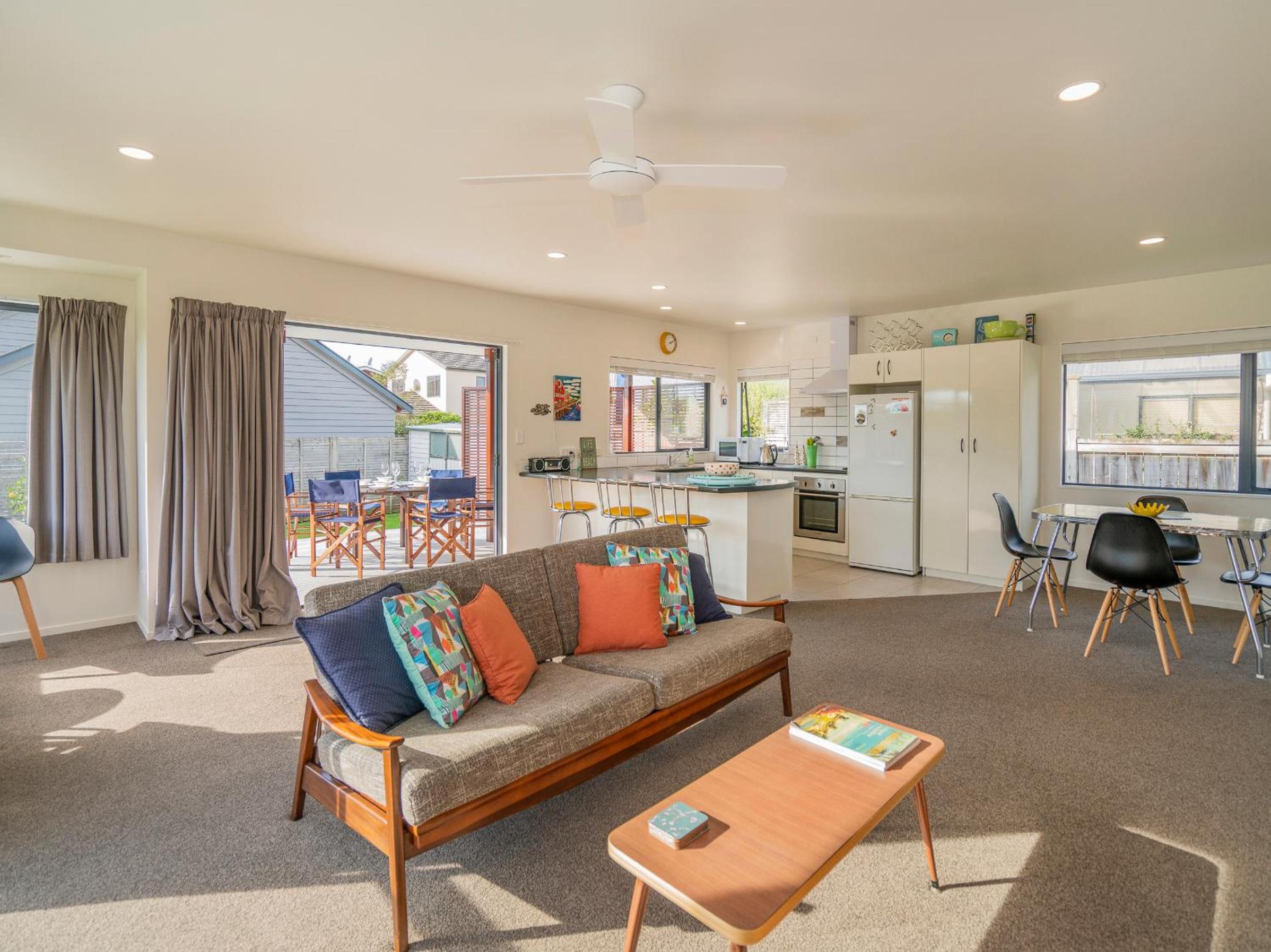 Sunlight Bach - Whitianga Holiday Home view 2
