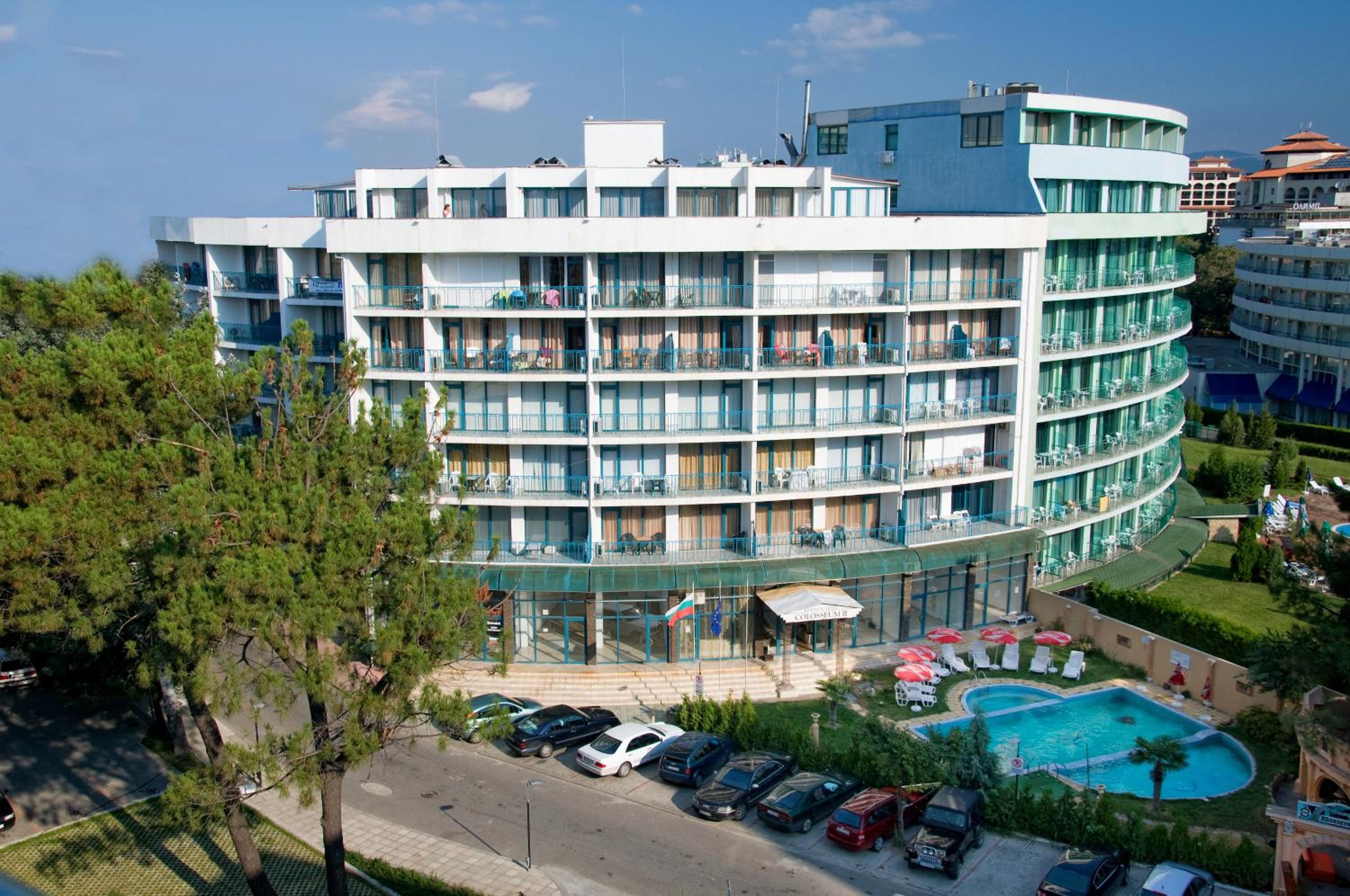 Top-located Beach Apartment with Balcony