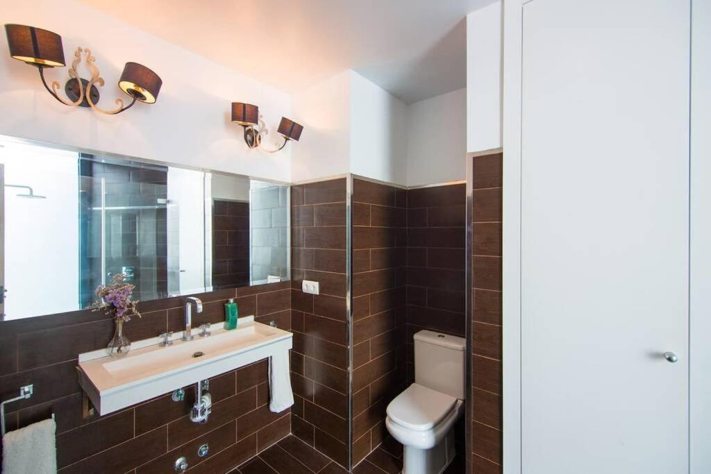 ELEGANTE Y SOFISTICADA VILLA DE 5 HABITACIONES
