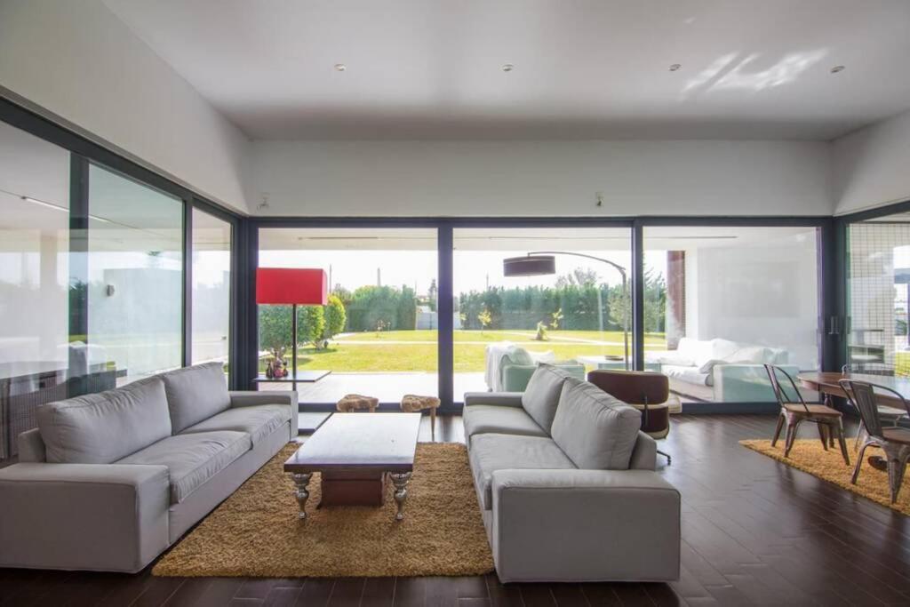 ELEGANTE Y SOFISTICADA VILLA DE 5 HABITACIONES
