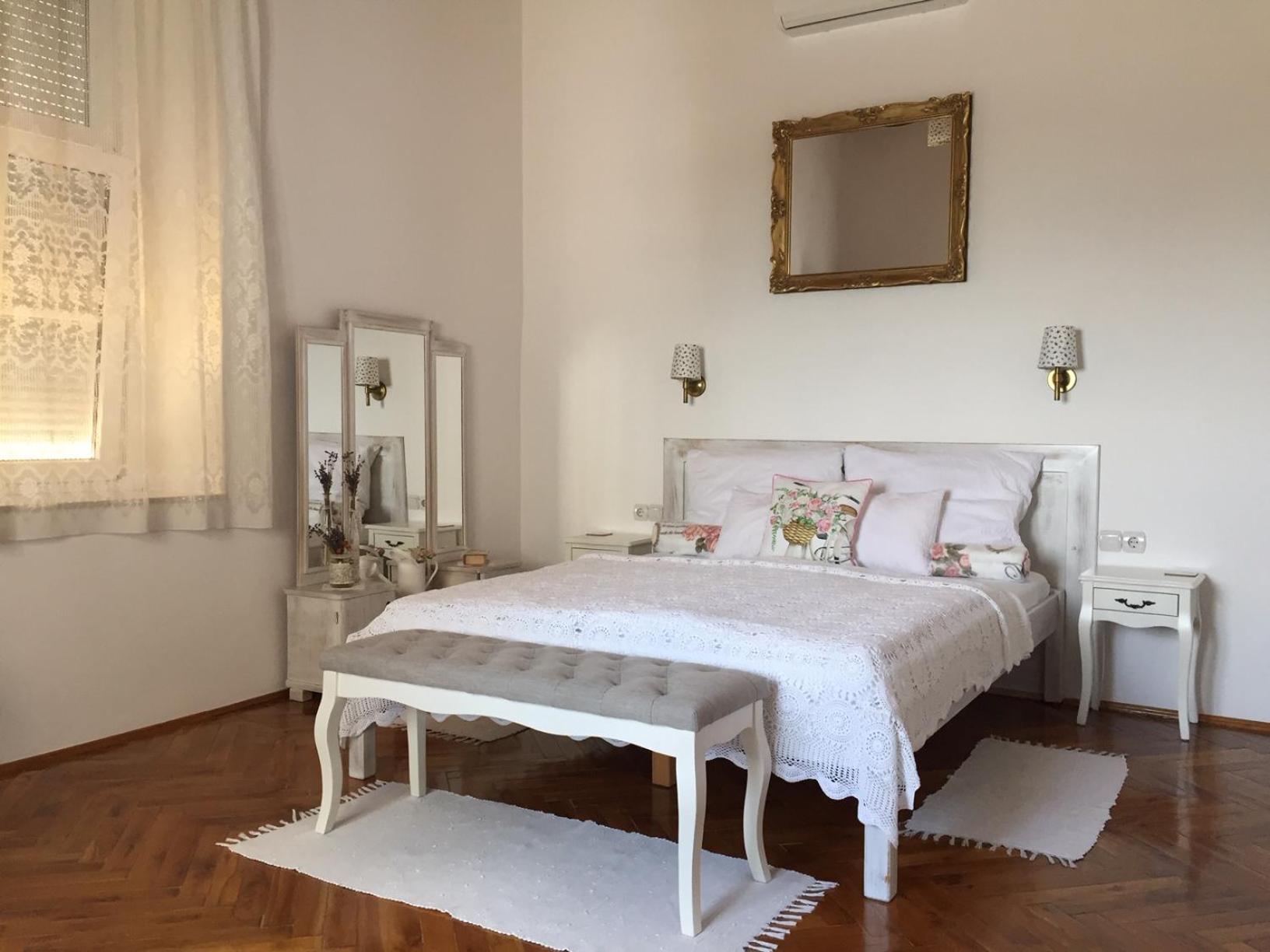 Bacchus Apartman - Borbarlang, Badacsony view 2