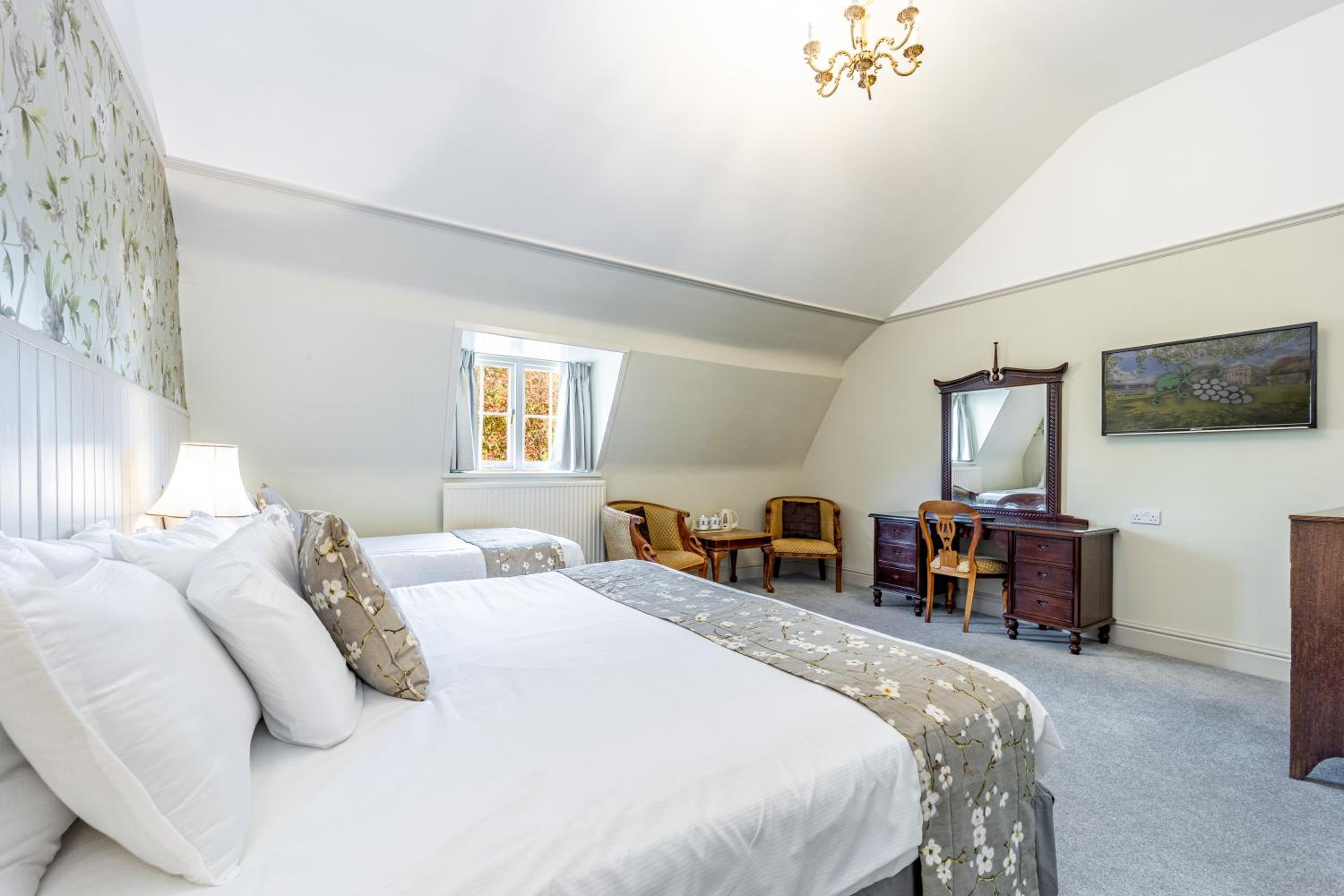 Leigh Park Country House Hotel & Vineyard, BW Signature Collection