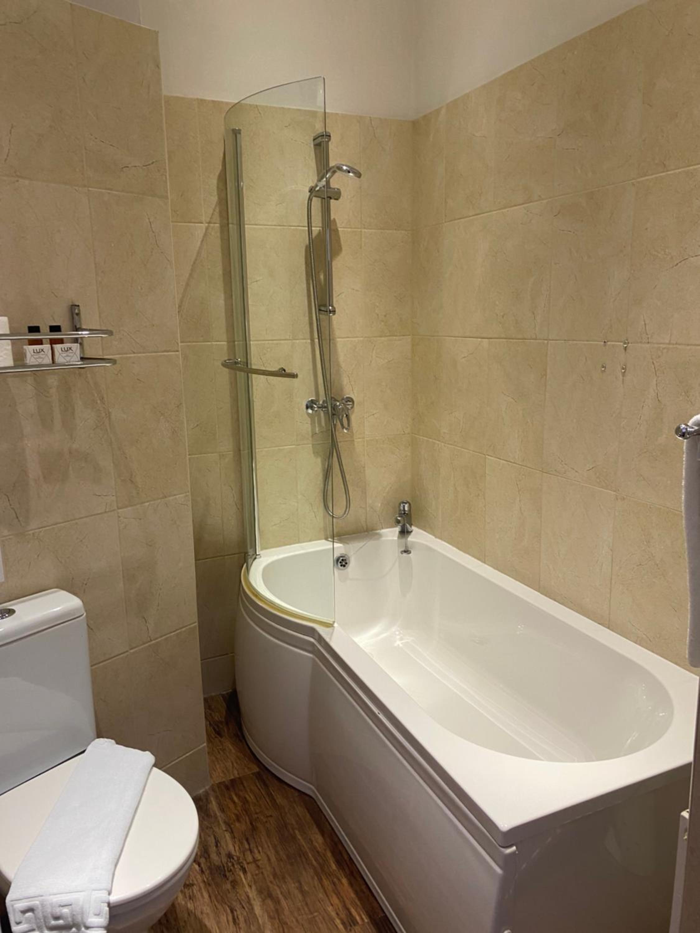 Bridgwater Vacations - The Tudor Hotel - Property Image 8