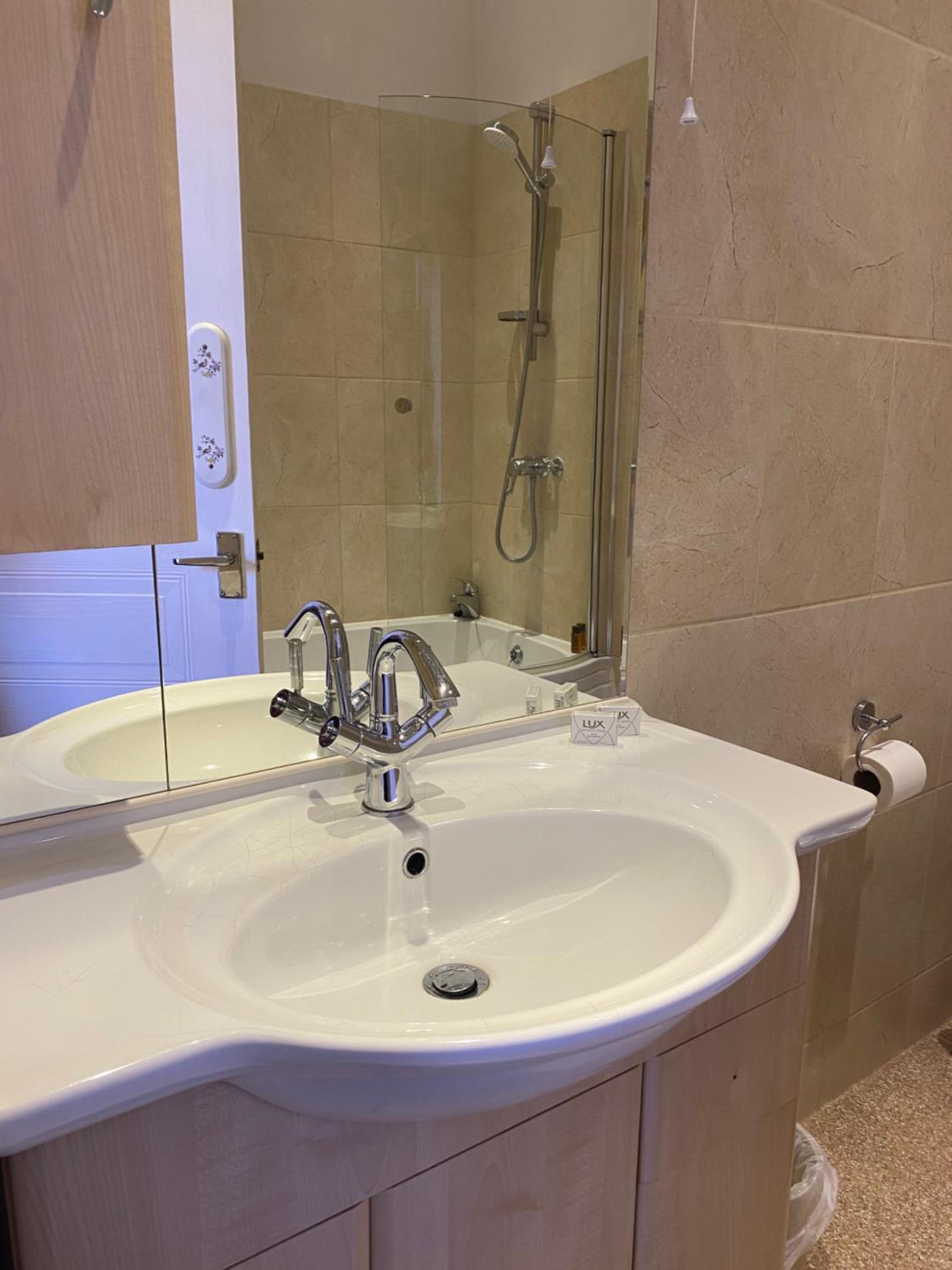 Bridgwater Vacations - The Tudor Hotel - Property Image 5
