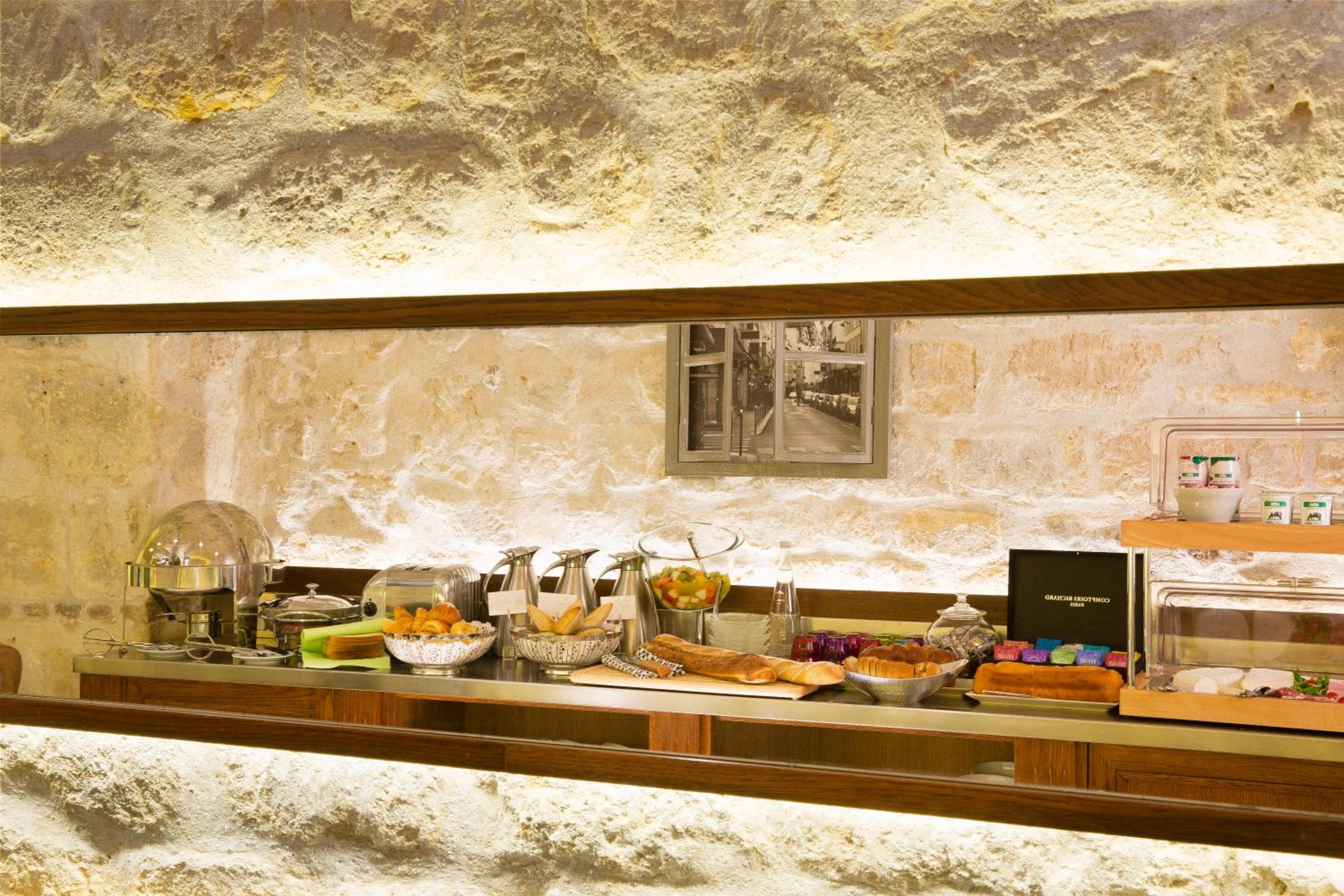 Le Relais Saint Honoré