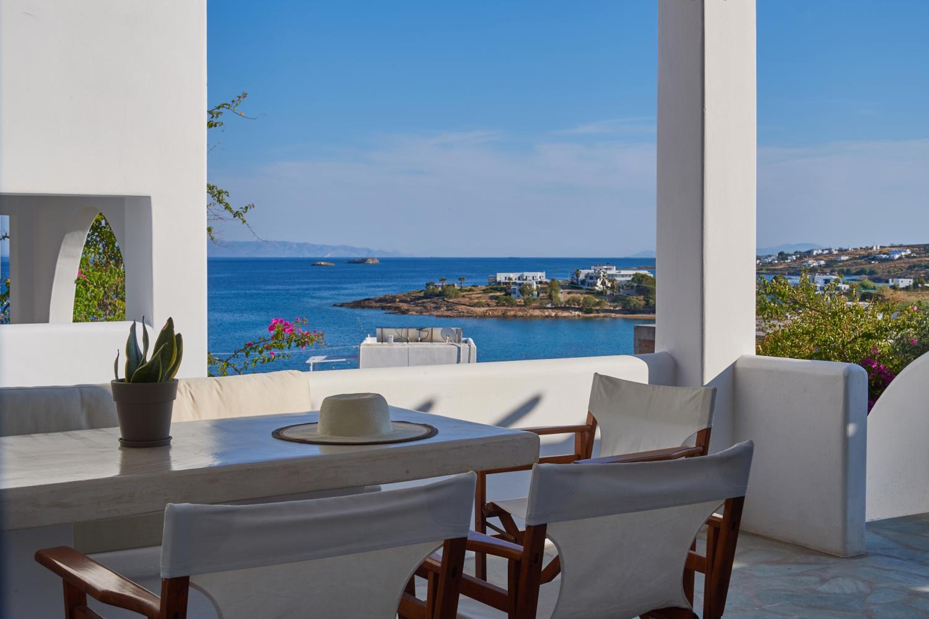 Cleopatra Seaside Homes, Logaras, Paros