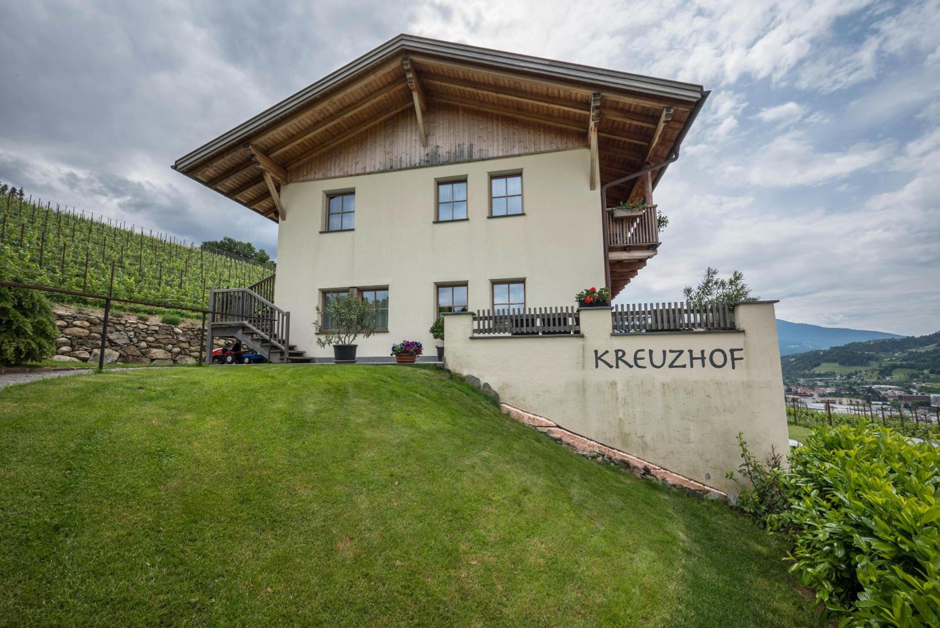 Kreuzhof links view 5