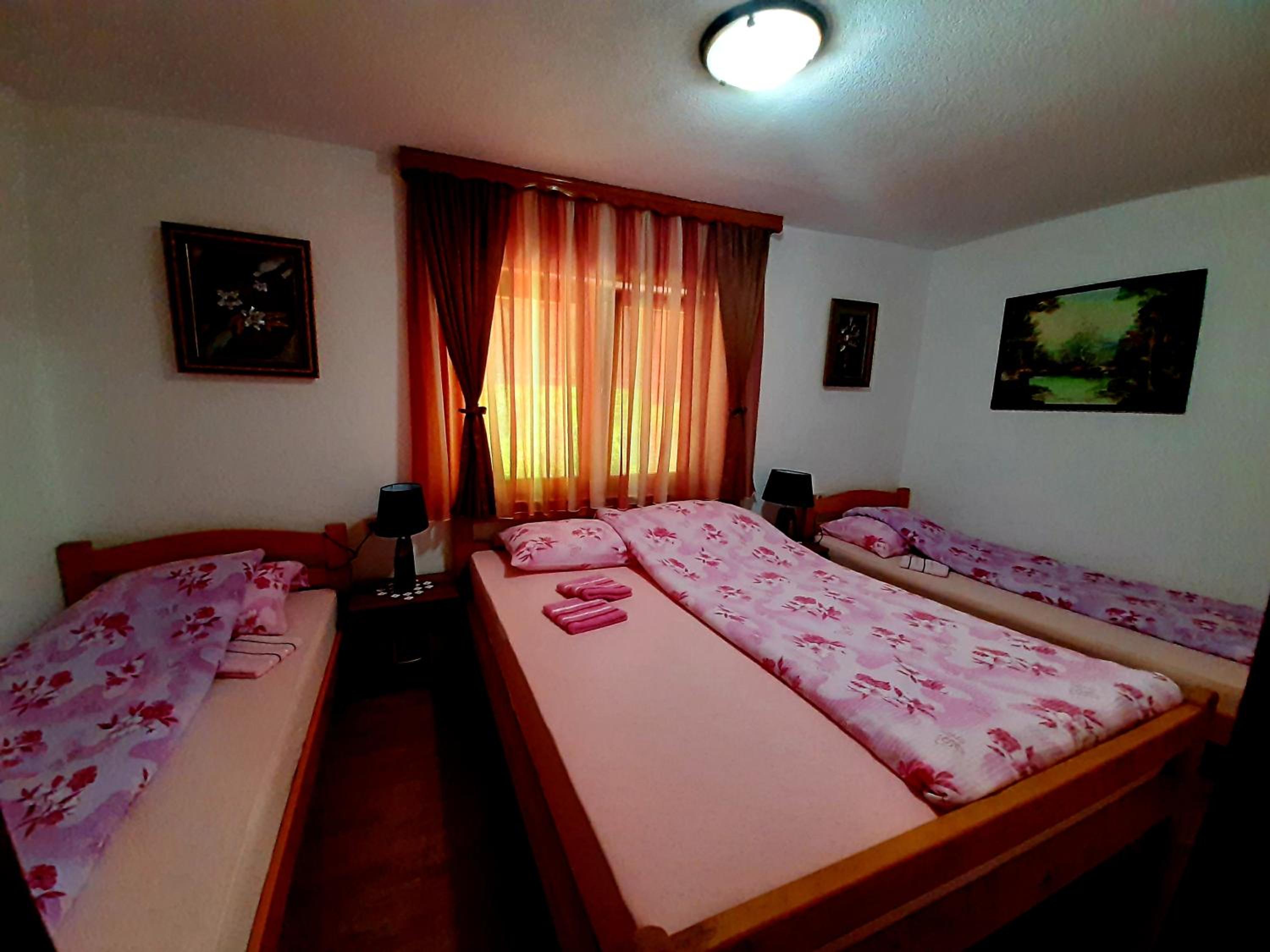 Janjske otoke - smještaj na selu (Milorad Piljić)